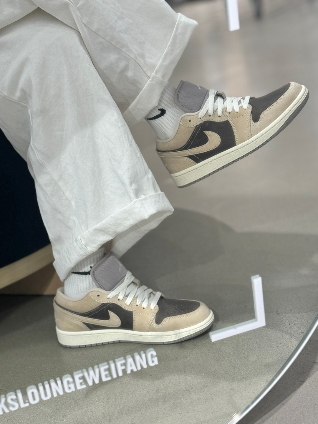 ▪️H11顶级纯原▪️潮人上脚图▪️
闭眼入，好看就完事儿！！！
---------------------------------
Nike Air Jordan 1 LOW SE
AJ1 乔一 舒适贴合 低帮 复古篮球鞋 男女同款 米棕色
货号：IB7011-001

Size：35.5 36 36.5 37.5 38 38.5 39 40 40.5 41 42 42.5 43 44 45 46 47.5