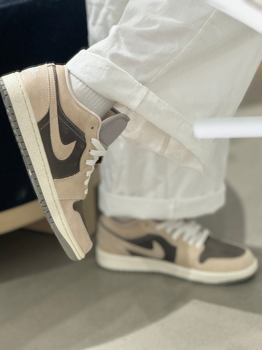 ▪️H11顶级纯原▪️潮人上脚图▪️
闭眼入，好看就完事儿！！！
---------------------------------
Nike Air Jordan 1 LOW SE
AJ1 乔一 舒适贴合 低帮 复古篮球鞋 男女同款 米棕色
货号：IB7011-001

Size：35.5 36 36.5 37.5 38 38.5 39 40 40.5 41 42 42.5 43 44 45 46 47.5