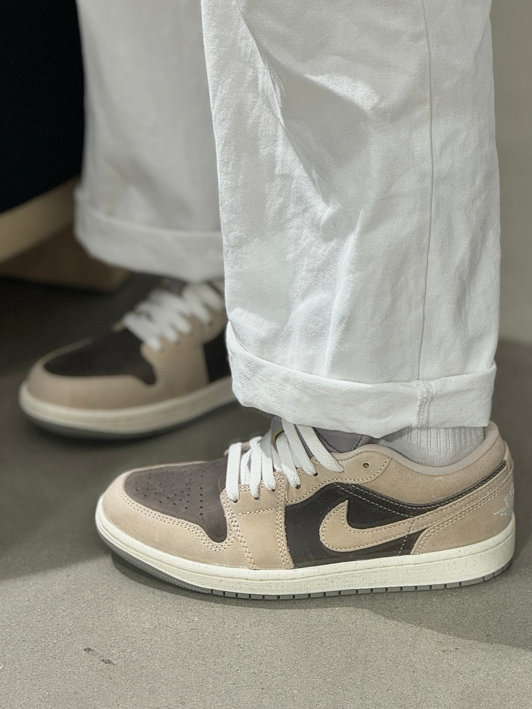 ▪️H11顶级纯原▪️潮人上脚图▪️
闭眼入，好看就完事儿！！！
---------------------------------
Nike Air Jordan 1 LOW SE
AJ1 乔一 舒适贴合 低帮 复古篮球鞋 男女同款 米棕色
货号：IB7011-001

Size：35.5 36 36.5 37.5 38 38.5 39 40 40.5 41 42 42.5 43 44 45 46 47.5