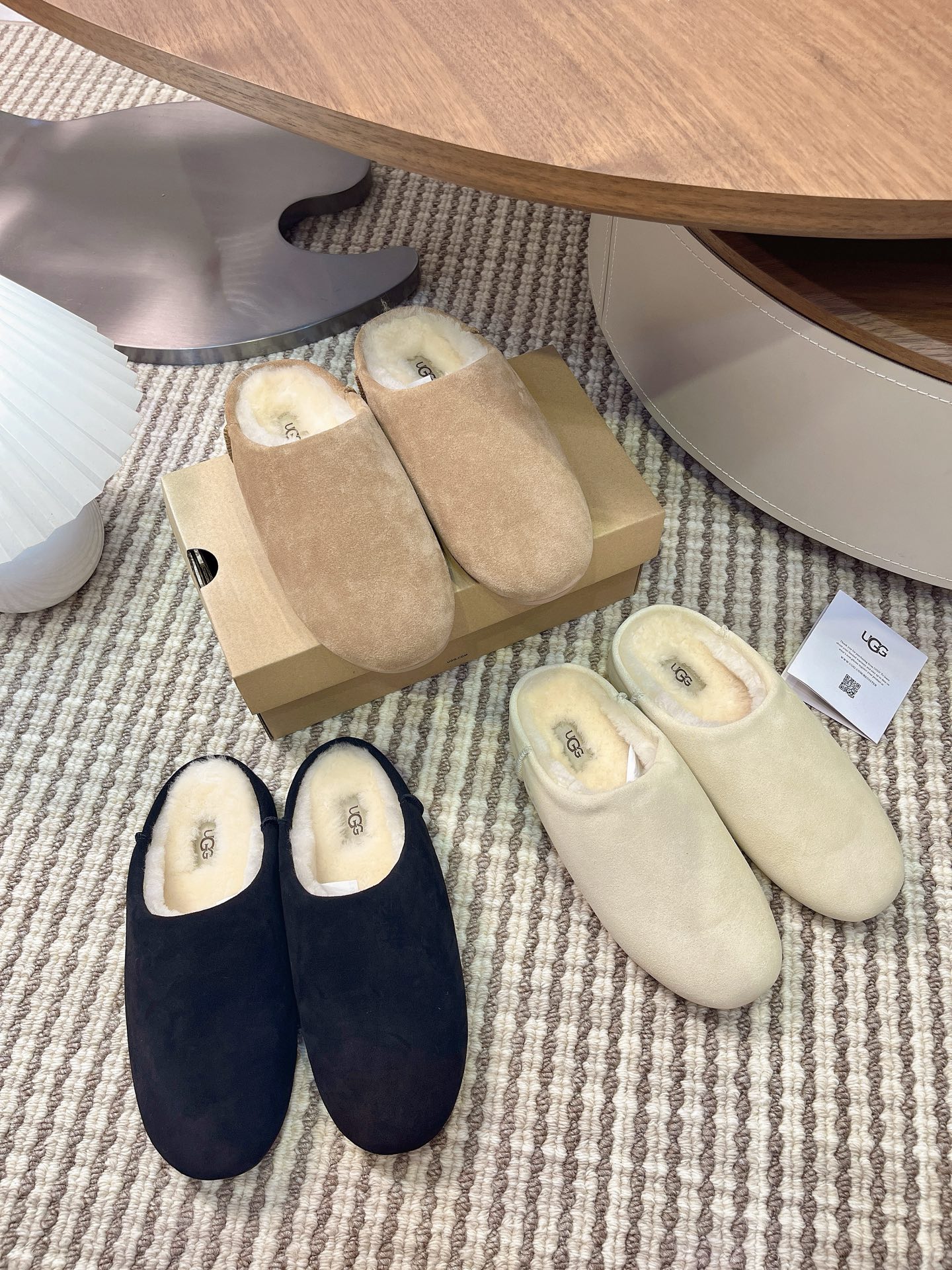 UGG秋季新款女士浅口休闲鞋 轻薄一脚蹬懒人鞋 包头鞋 小土豆鞋 各路网红明星同款上脚非常好看，舒适百搭