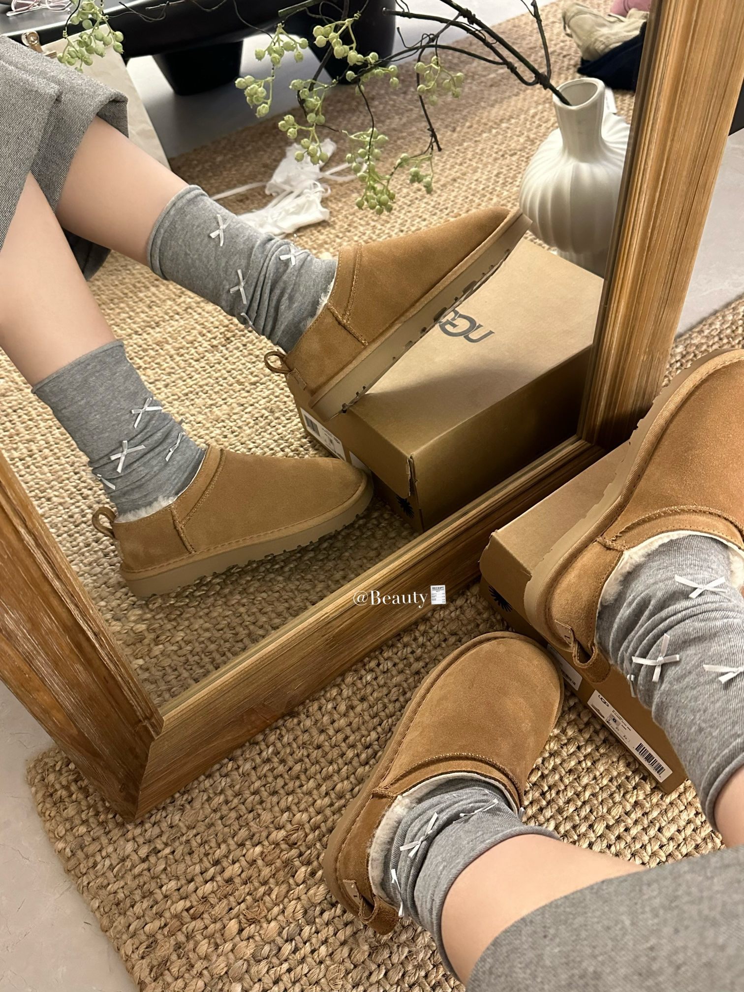 Bella同款超mini 🥰选择懒人毛毛鞋的理由又+1看SOYEON(田小娟)和YUQI @宋雨琦_i-