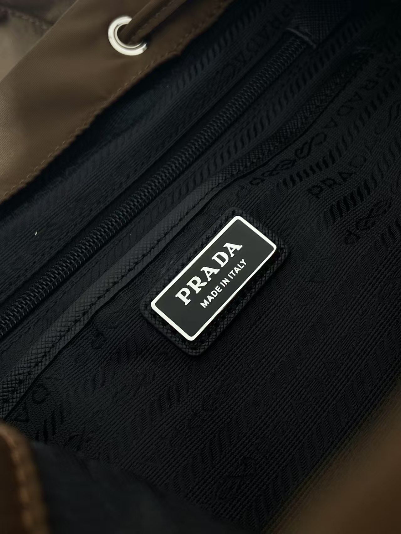 Re-Nylon ブランド リュックサック クラシック ナイロン