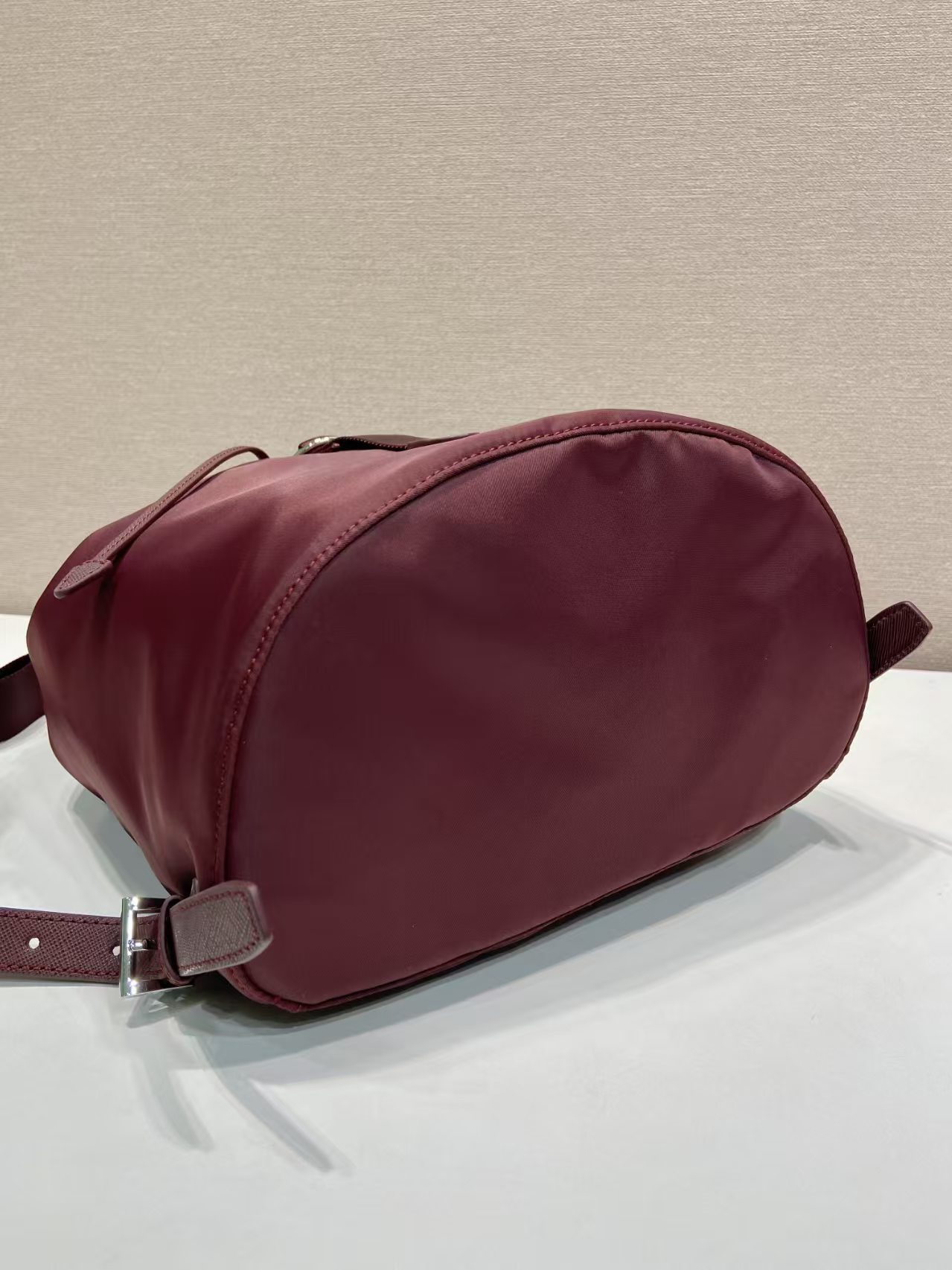 ユニークなデザインの大容量双肩バックパック