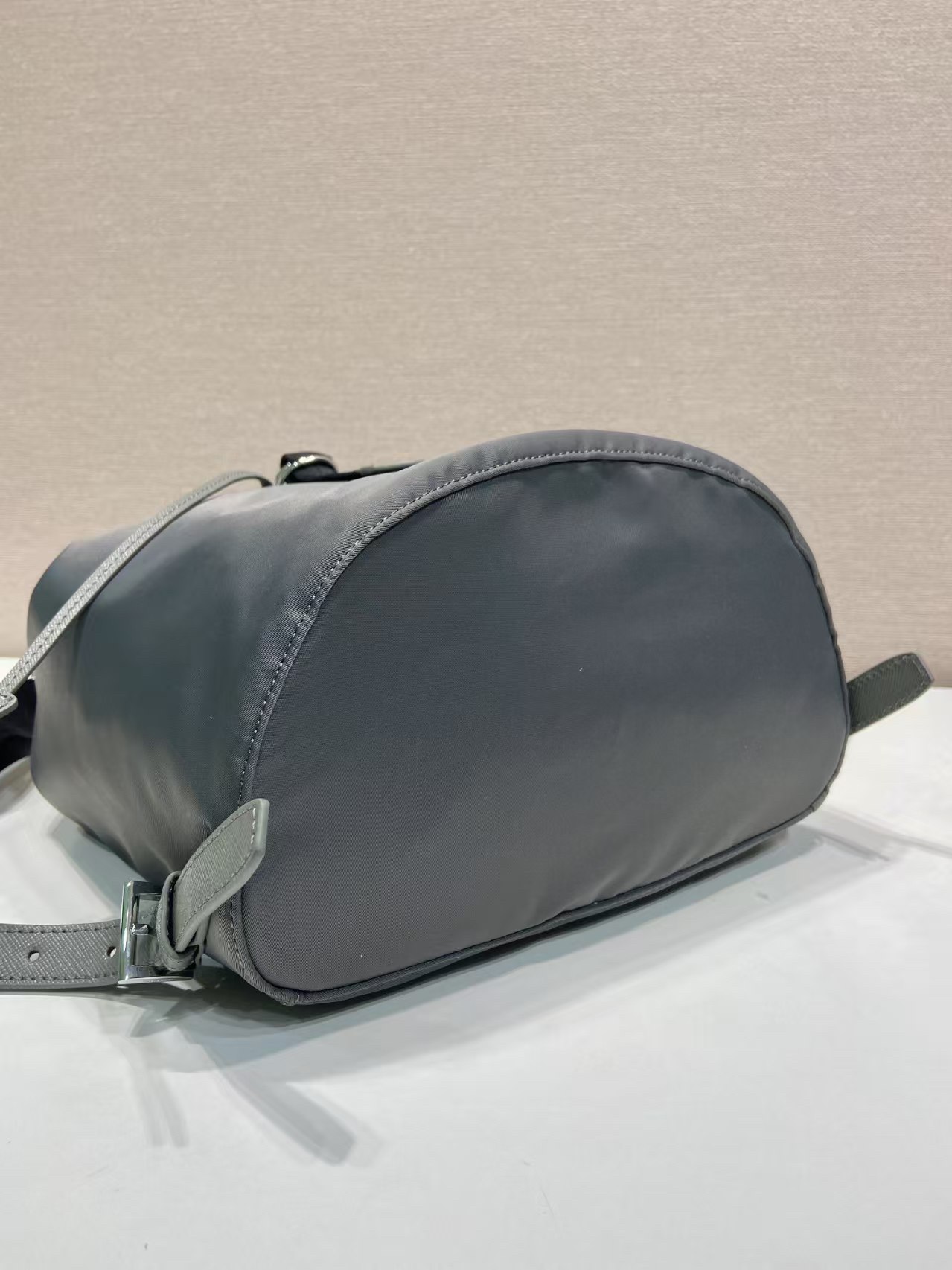 ユニークなデザインの大容量双肩バックパック