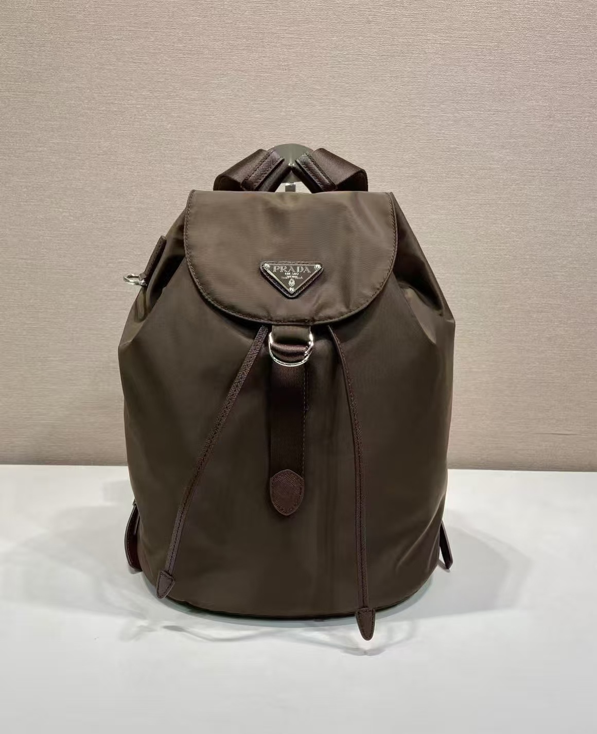 ユニークなデザインの双肩背包 - 軽量で大容量