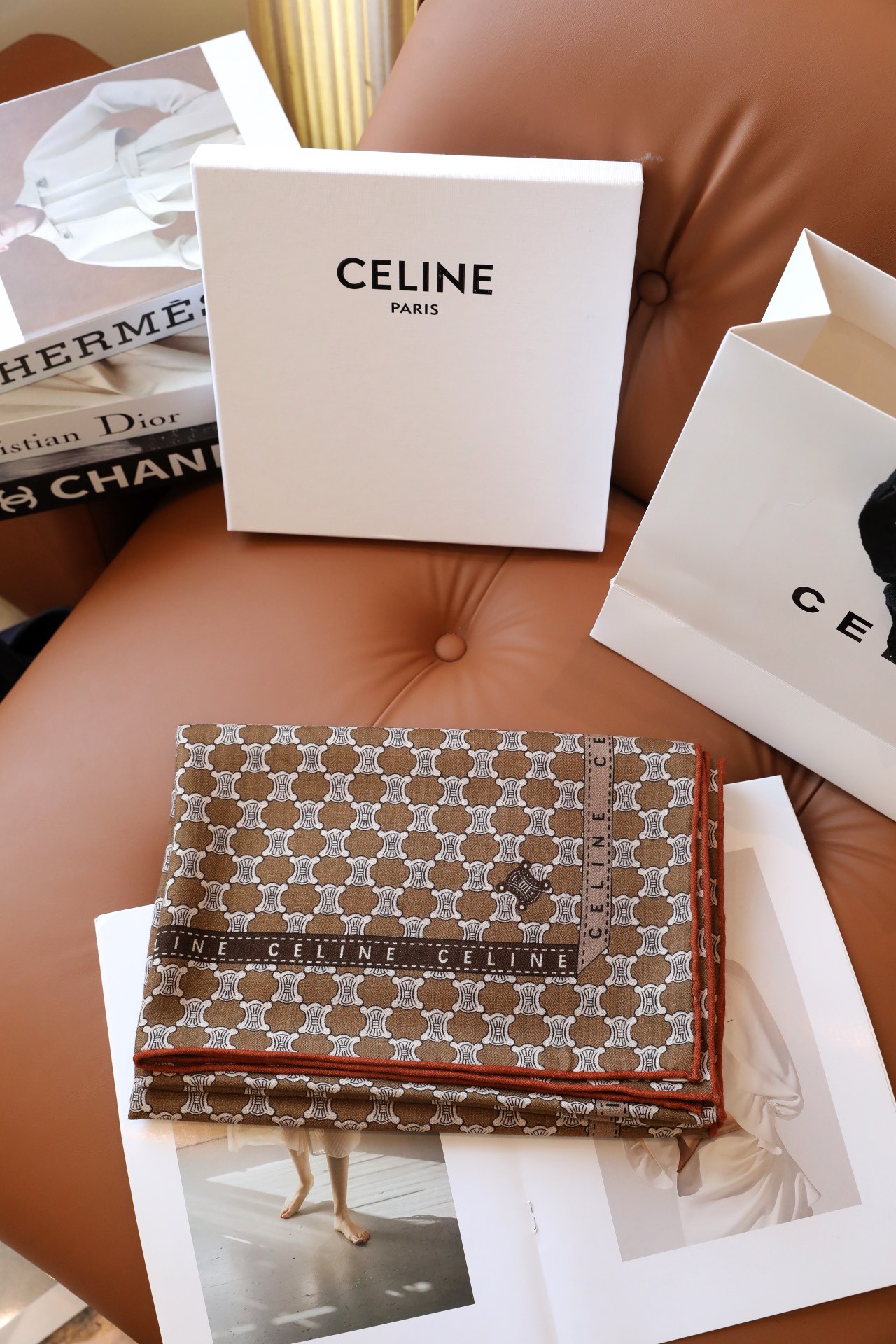 【▪️碰撞时髦。凯旋门的时尚，日常最佳单品！】一秒心动啊！！！高级，奢华！永恒！不是那种过眼云烟的款式！