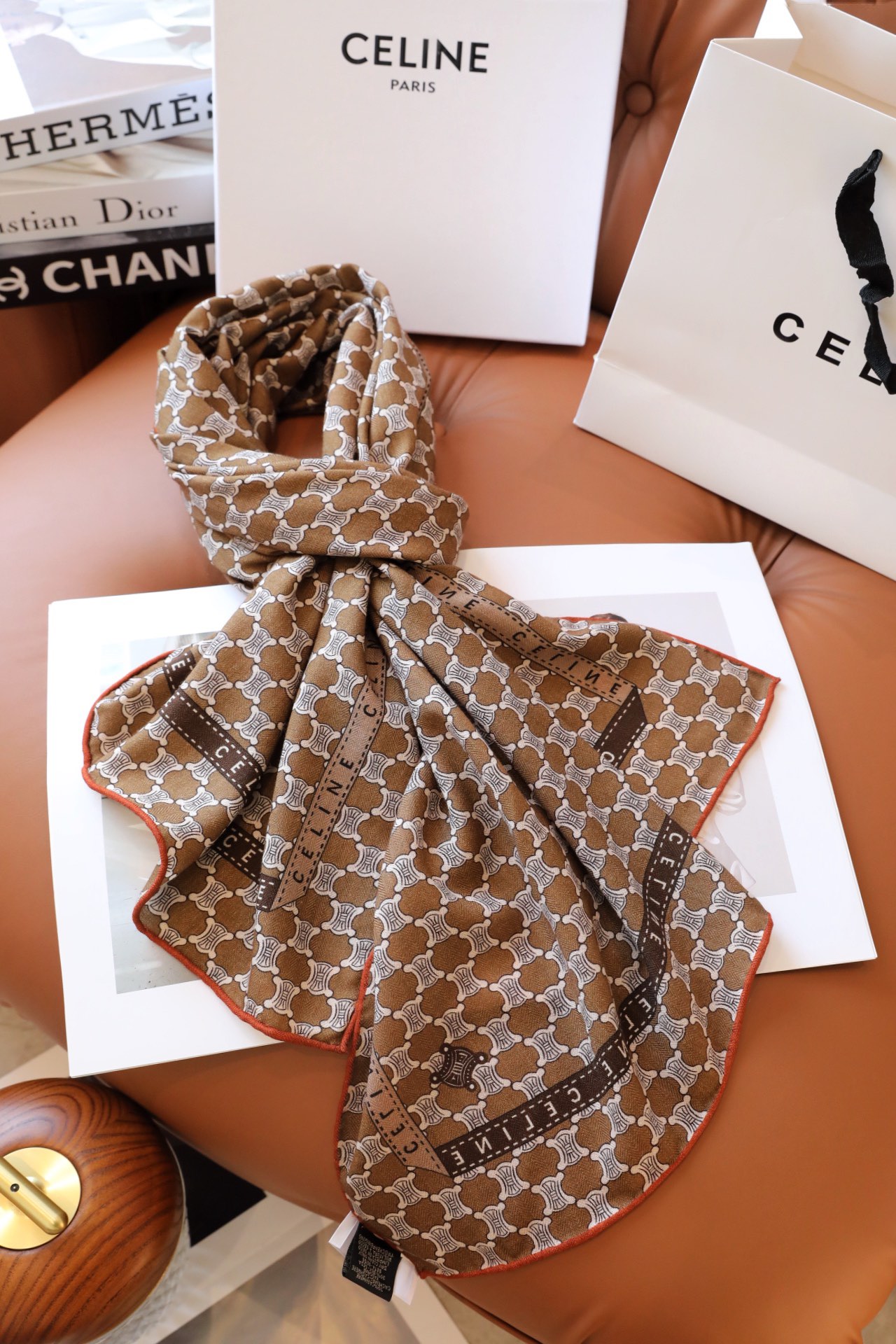 【▪️碰撞时髦。凯旋门的时尚，日常最佳单品！】一秒心动啊！！！高级，奢华！永恒！不是那种过眼云烟的款式！