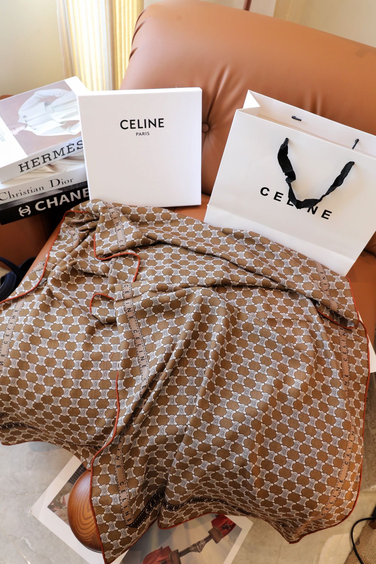 【▪️碰撞时髦。凯旋门的时尚，日常最佳单品！】一秒心动啊！！！高级，奢华！永恒！不是那种过眼云烟的款式！