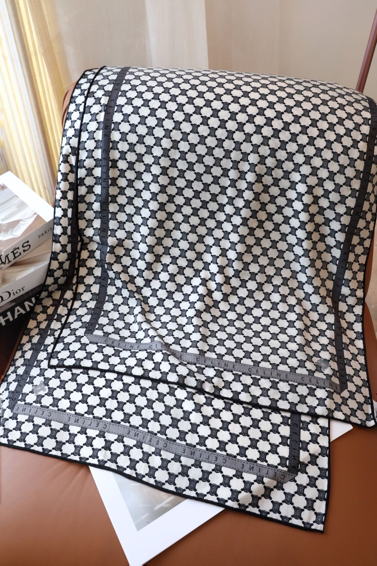 【▪️碰撞时髦。凯旋门的时尚，日常最佳单品！】一秒心动啊！！！高级，奢华！永恒！不是那种过眼云烟的款式！