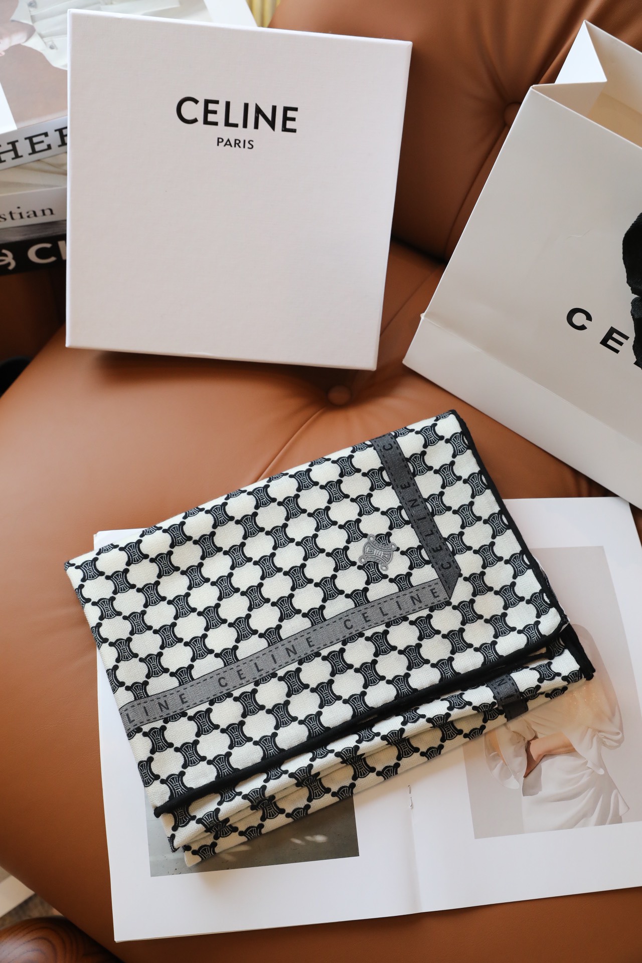 【▪️碰撞时髦。凯旋门的时尚，日常最佳单品！】一秒心动啊！！！高级，奢华！永恒！不是那种过眼云烟的款式！