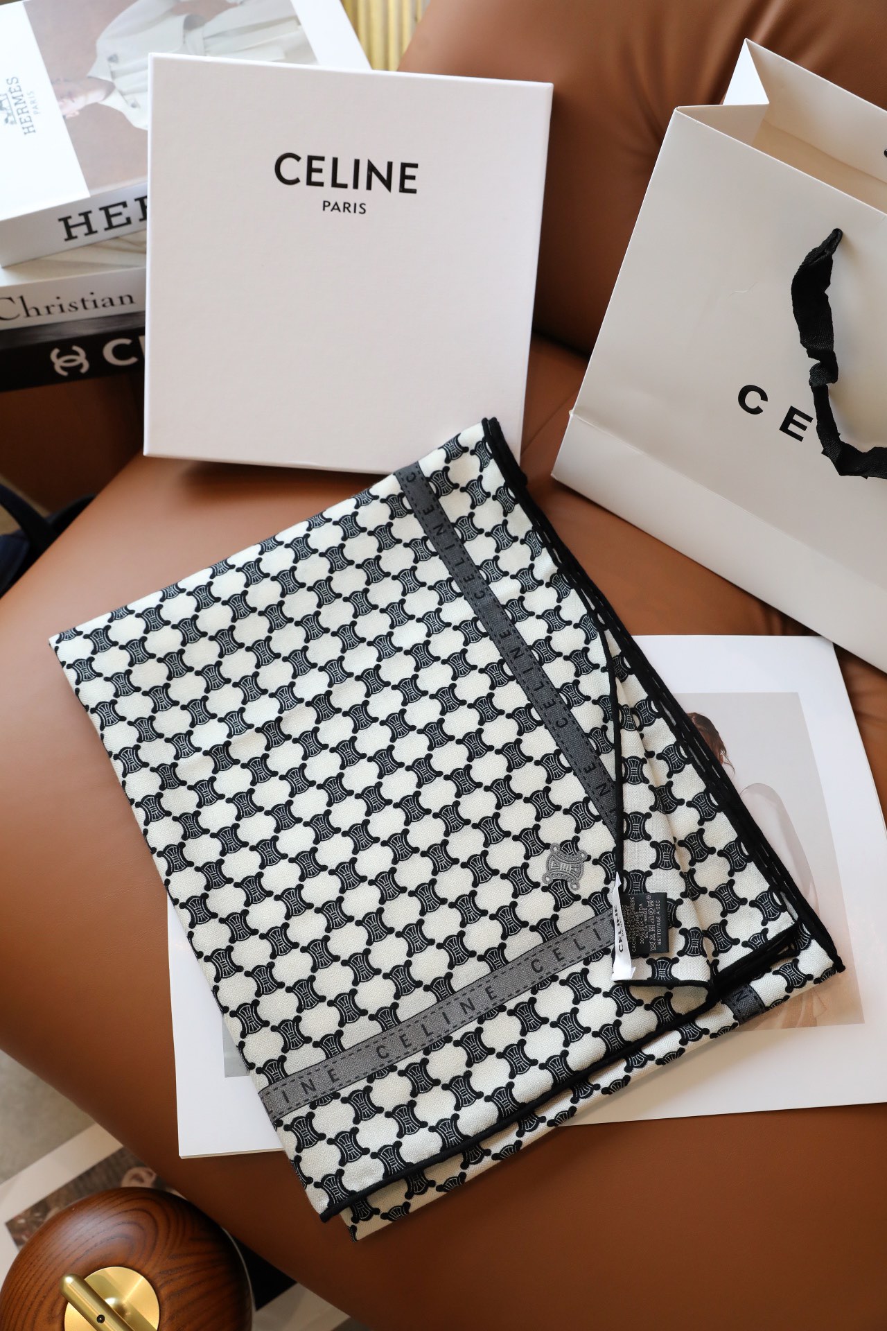 【▪️碰撞时髦。凯旋门的时尚，日常最佳单品！】一秒心动啊！！！高级，奢华！永恒！不是那种过眼云烟的款式！