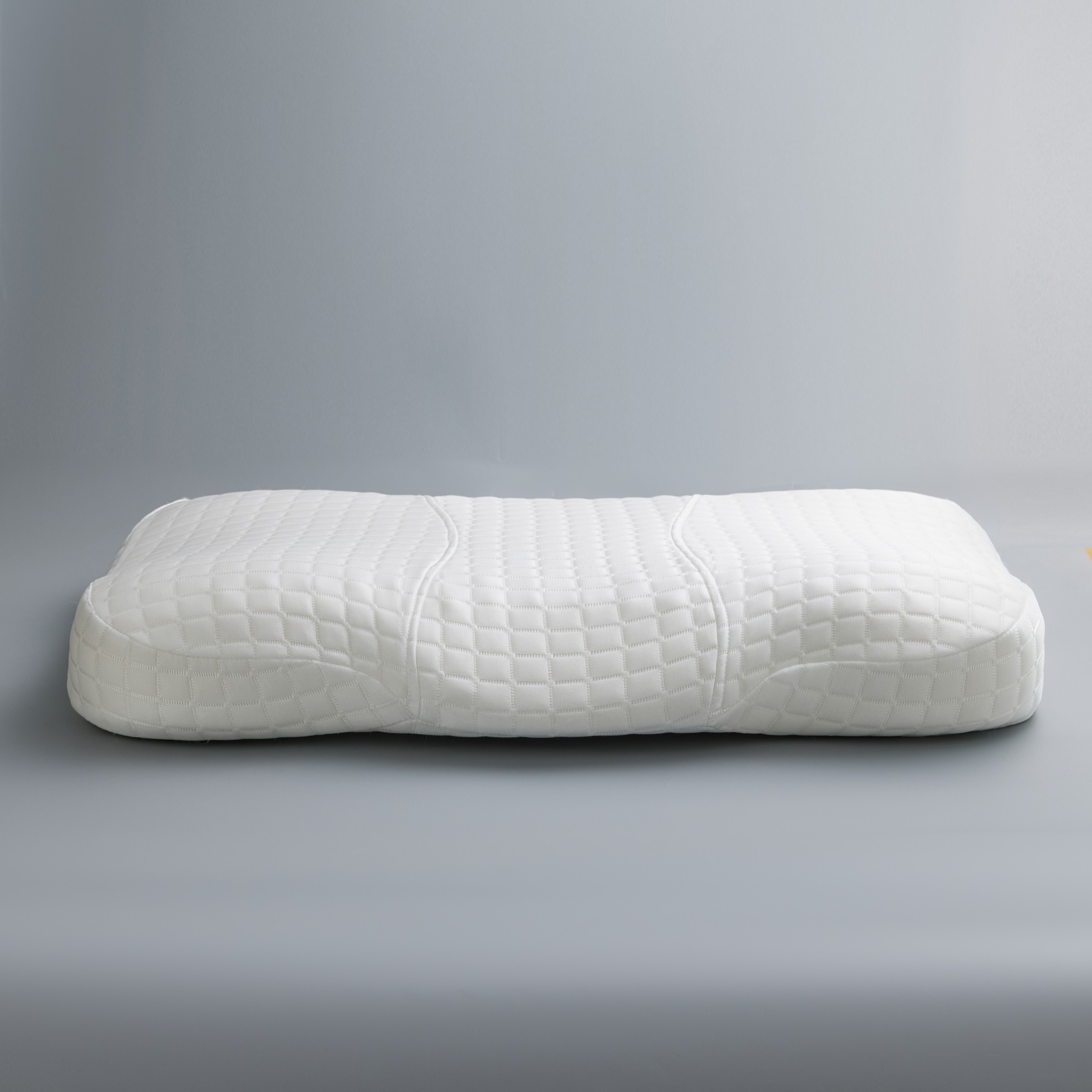 **Aman Hotels & Resorts Pillow** - Comprehensive 4