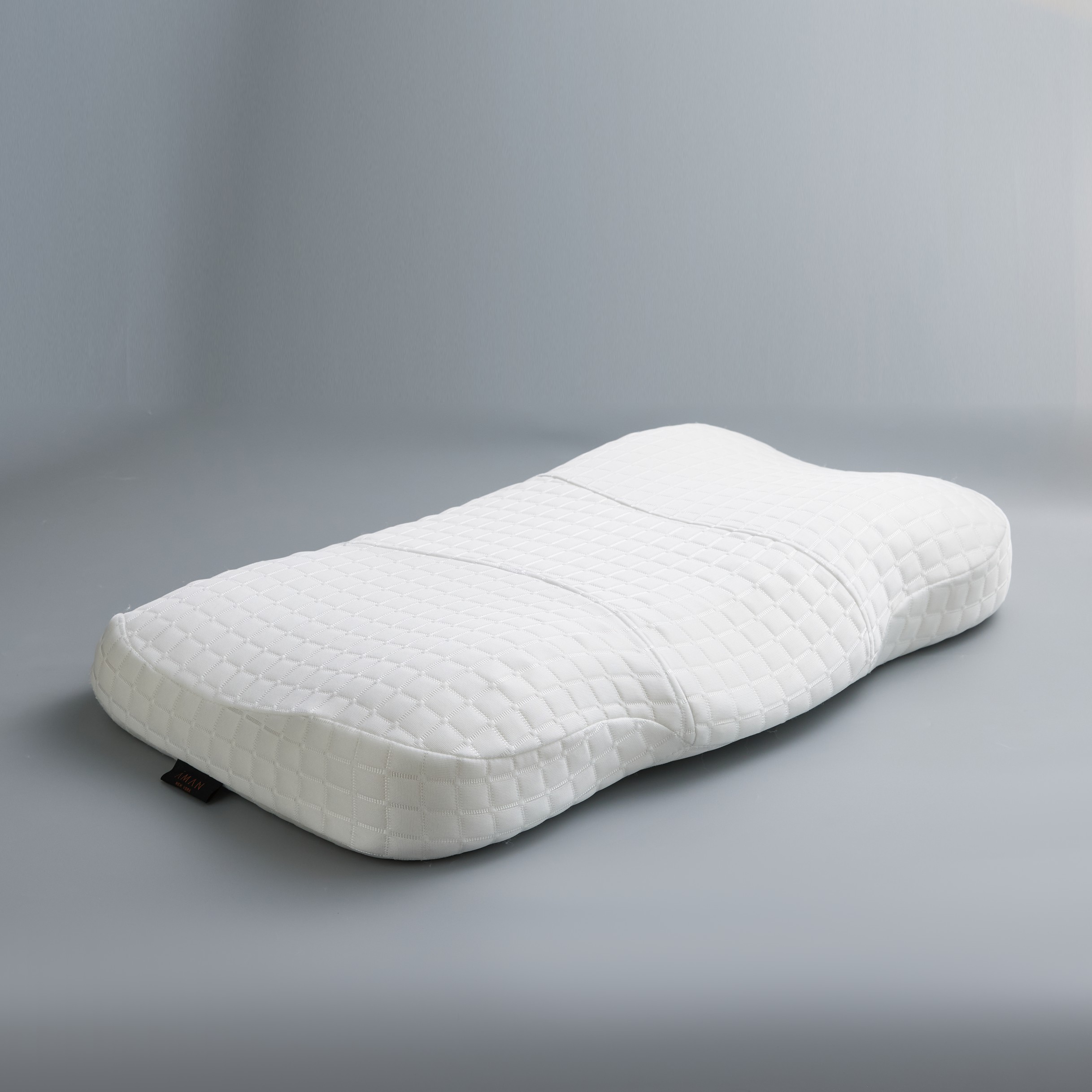 **Aman Hotels & Resorts Pillow** - Comprehensive 3