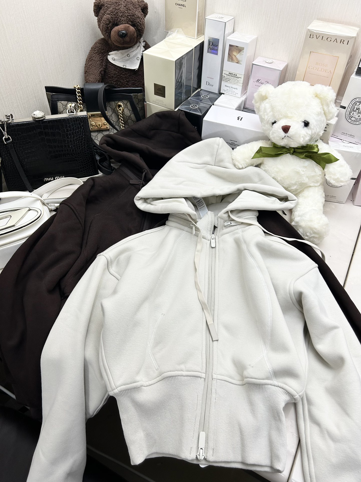Luxurious Lululemon Hoodie with Enhanced Durability and Comfort - 图片 2