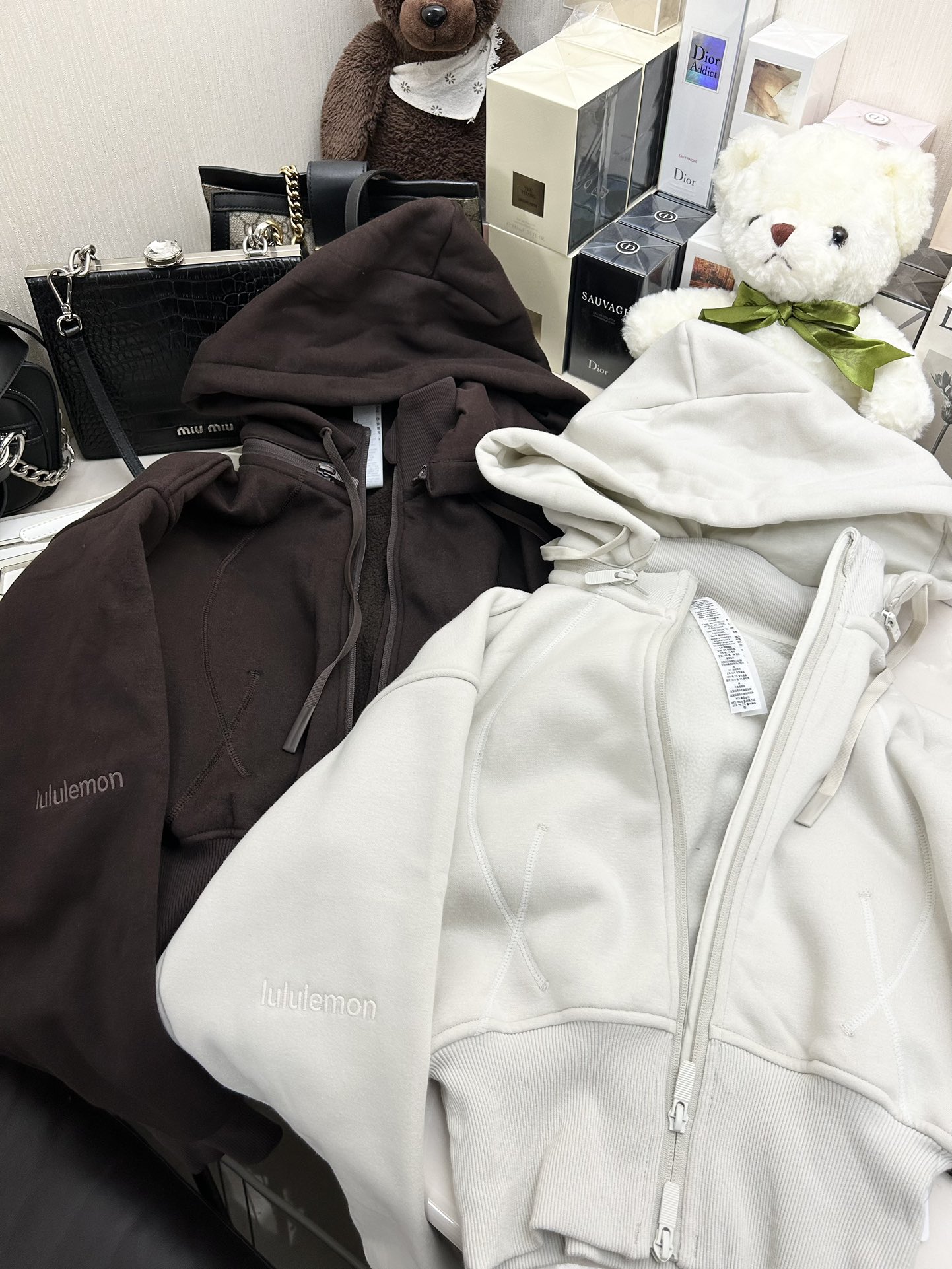 Luxurious Lululemon Hoodie with Enhanced Durability and Comfort - 图片 5