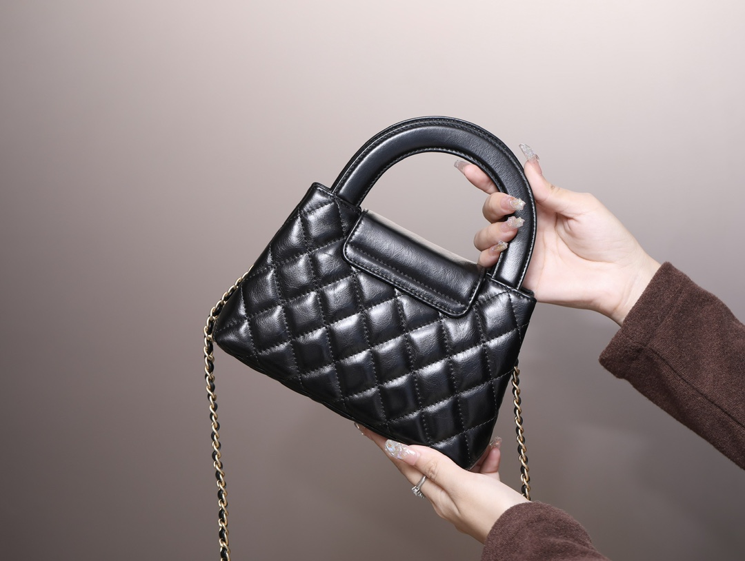 Chanel 23K Kelly — As seen on Liu Wen - Bag 2