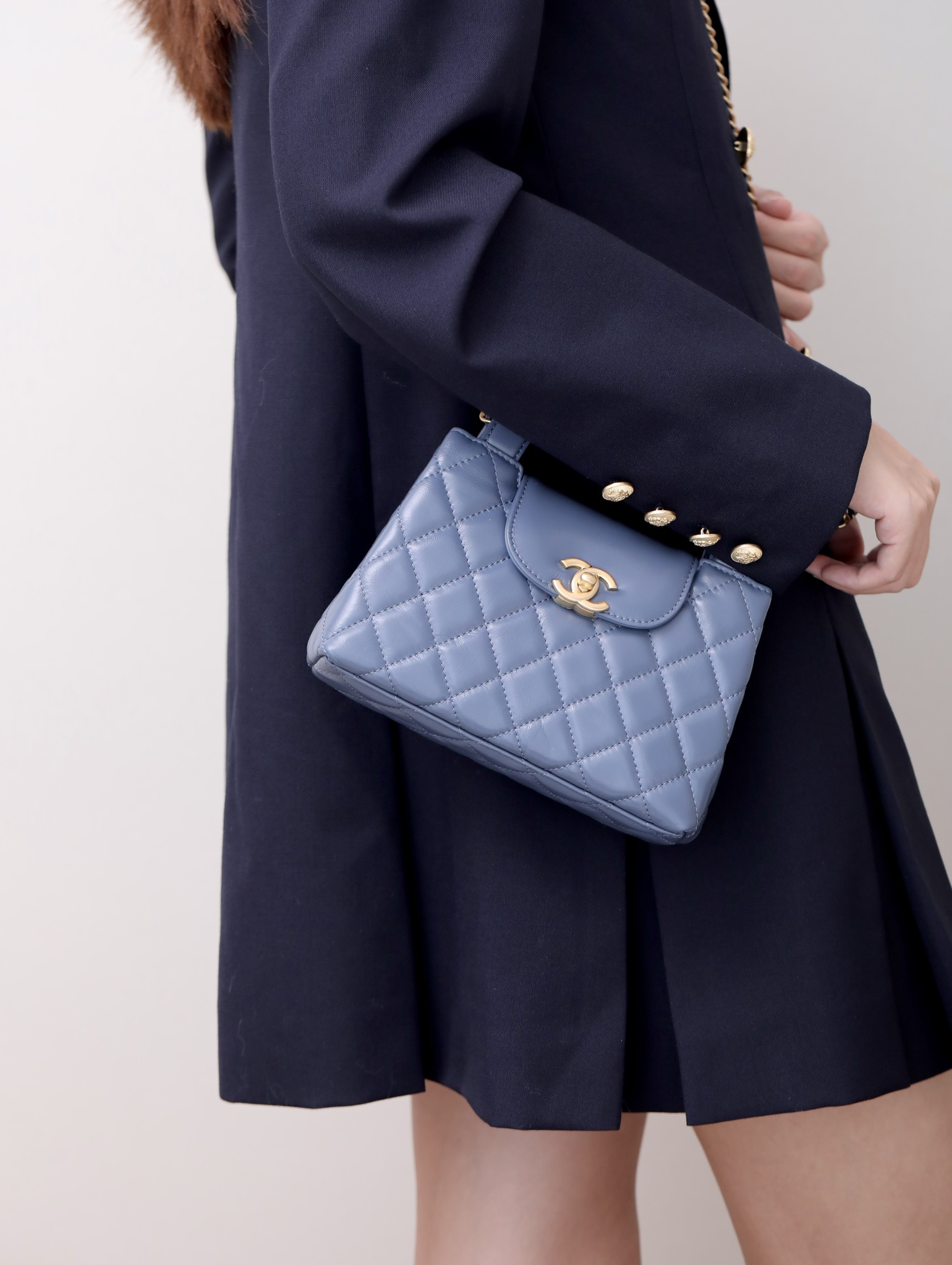 -grade quality, walking at the forefront of fashion! CD - Bag 9