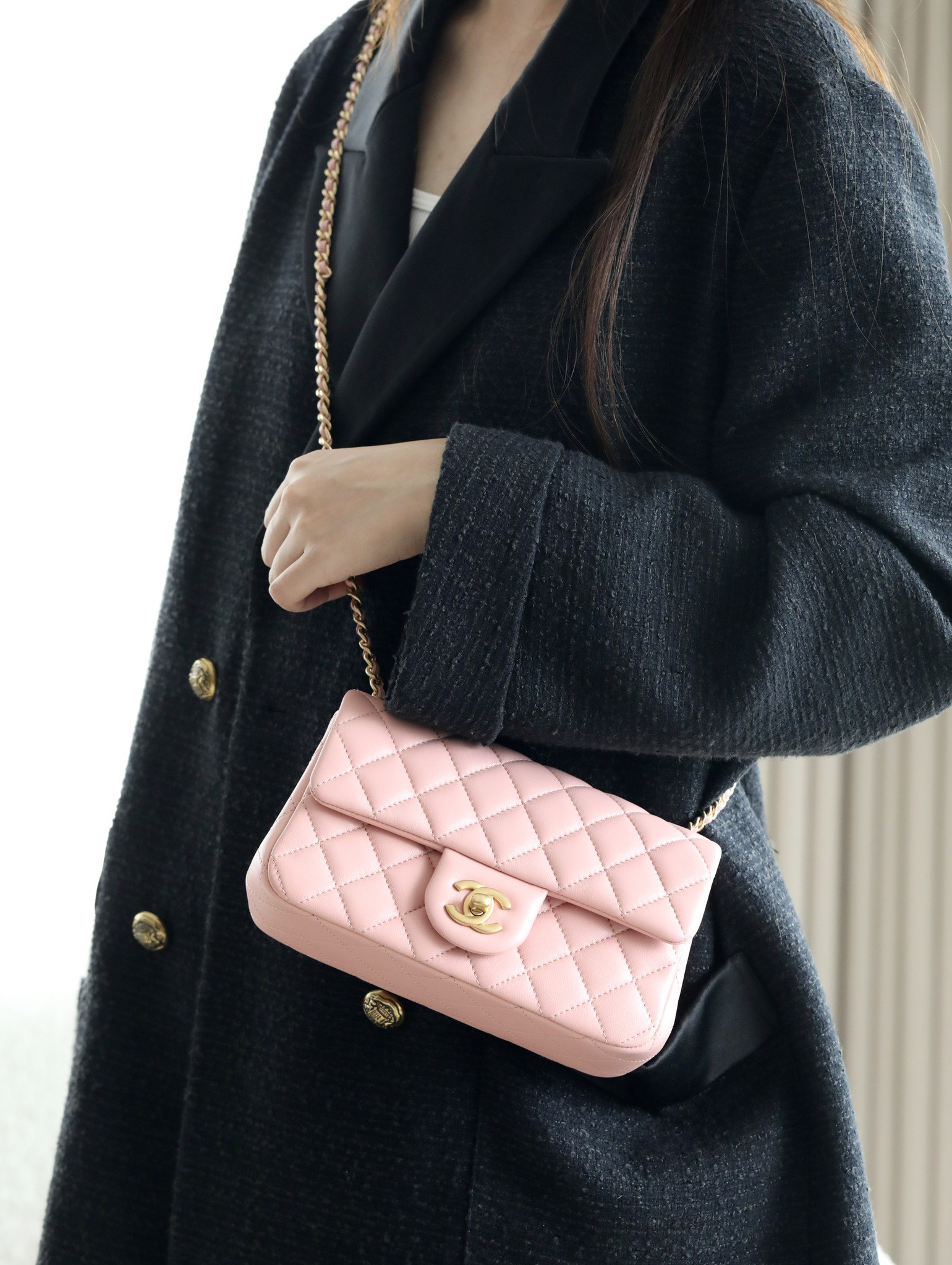 Alaïa Classic Handcrafted Luxury Leather Shoulder Bag Ref.2520952A