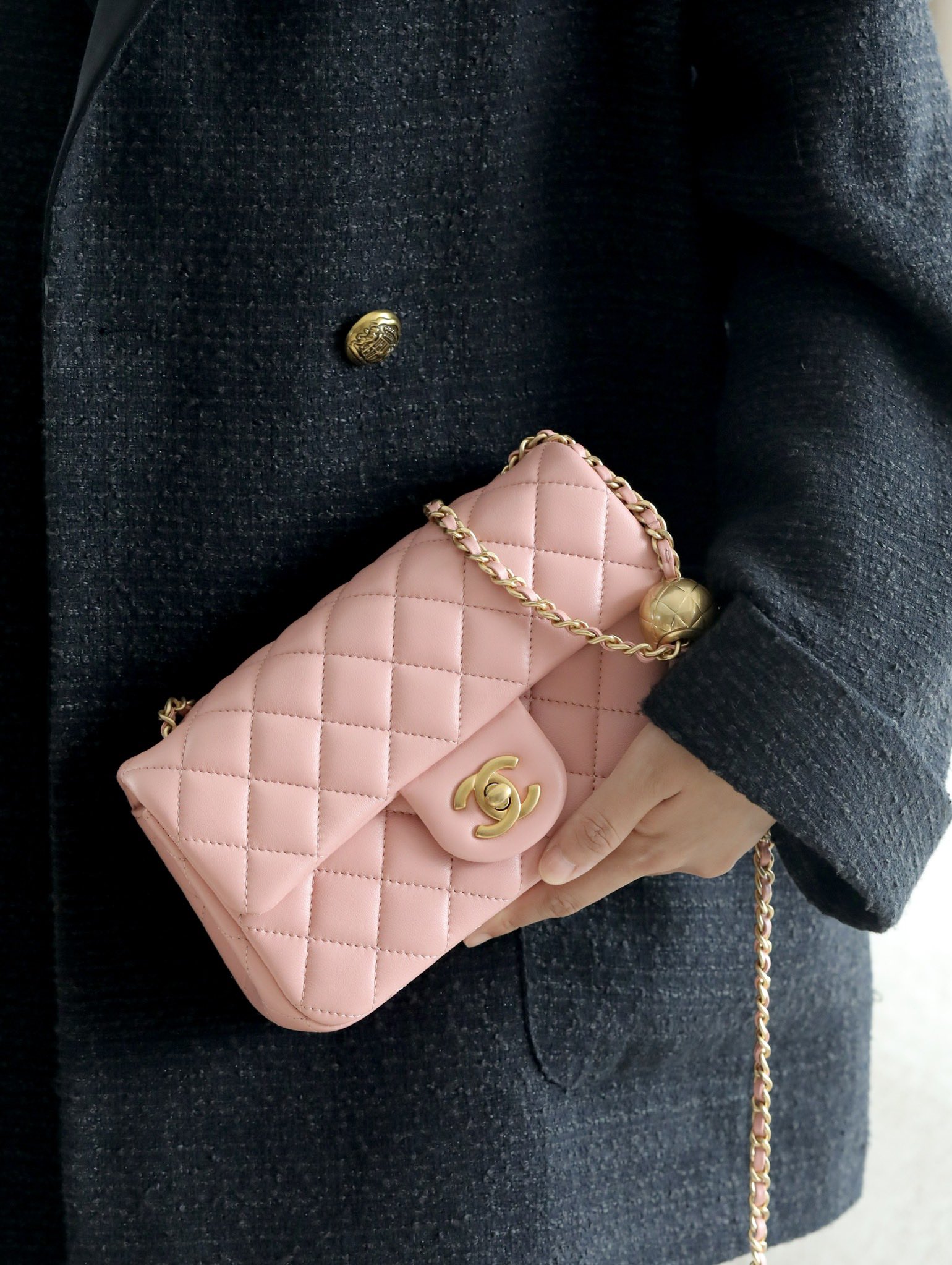Alaïa Classic Handcrafted Luxury Leather Shoulder Bag Ref.2520952A 9