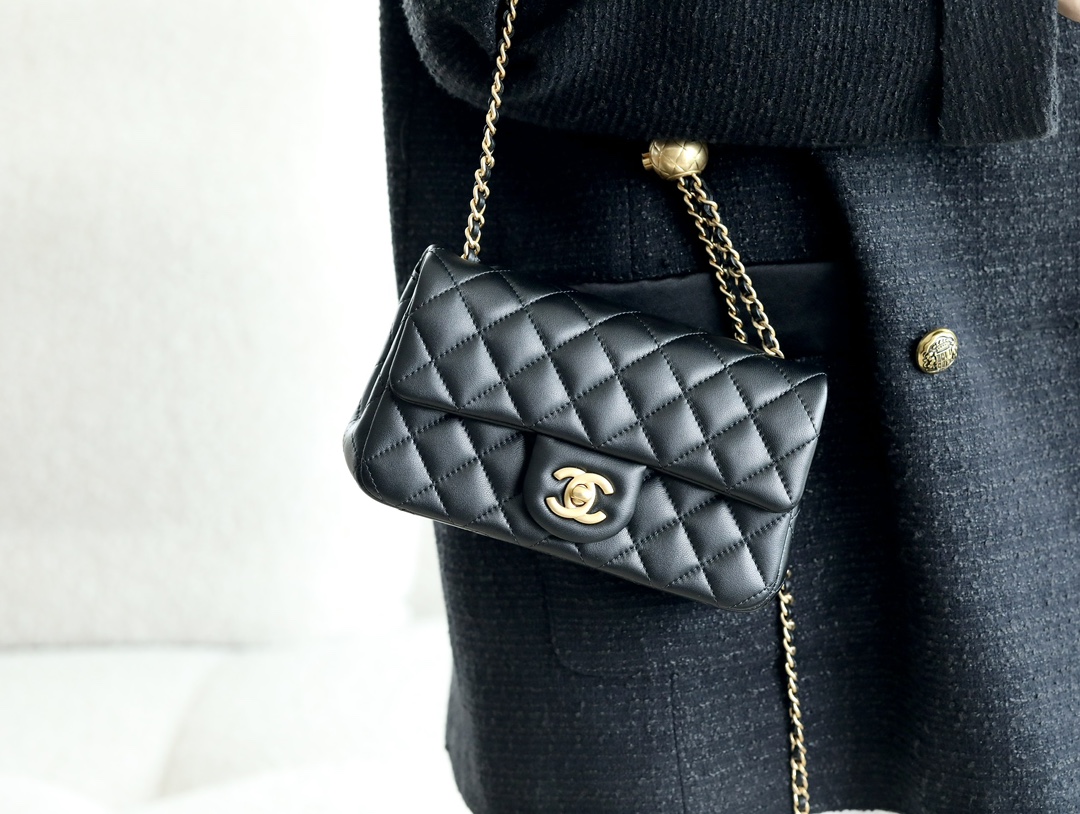 Valextra Classic Handcrafted Luxury Leather Shoulder Bag Ref 8