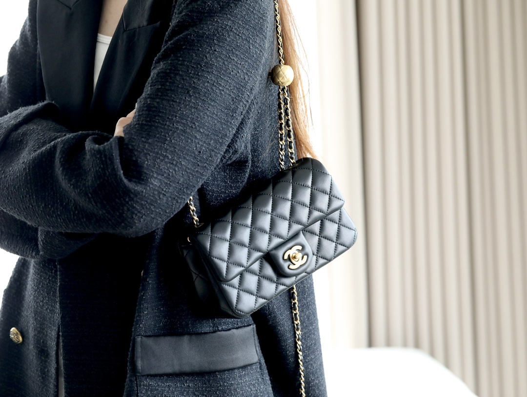 Valextra Classic Handcrafted Luxury Leather Shoulder Bag Ref 3