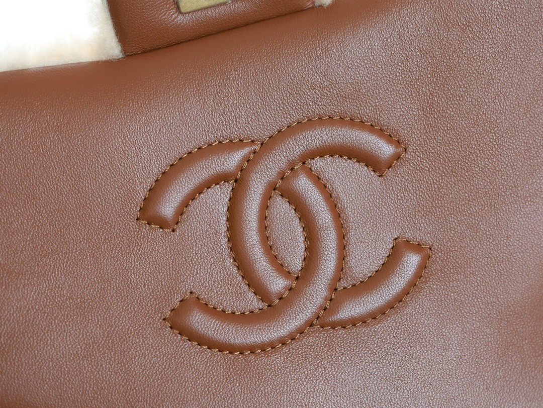 Chanel Luxury Designer Handbag Shoulder Crossbody Bag crafted in premium 9