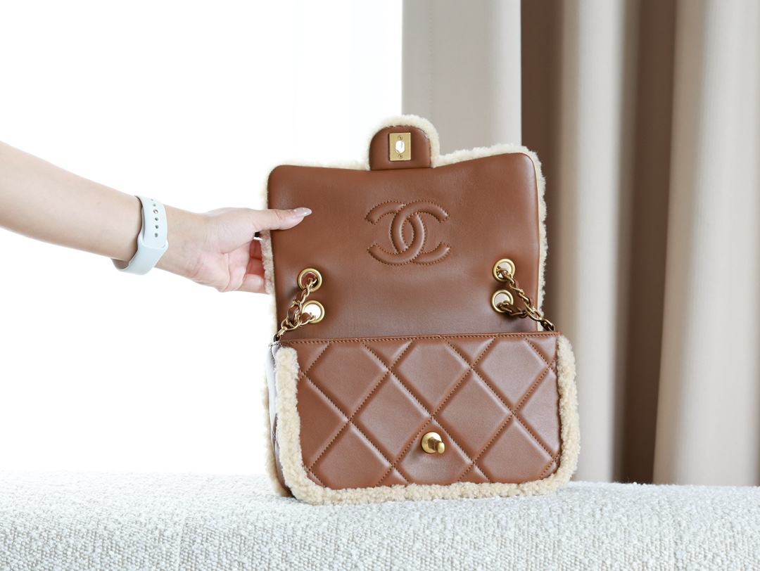 Chanel Luxury Designer Handbag Shoulder Crossbody Bag crafted in premium 5