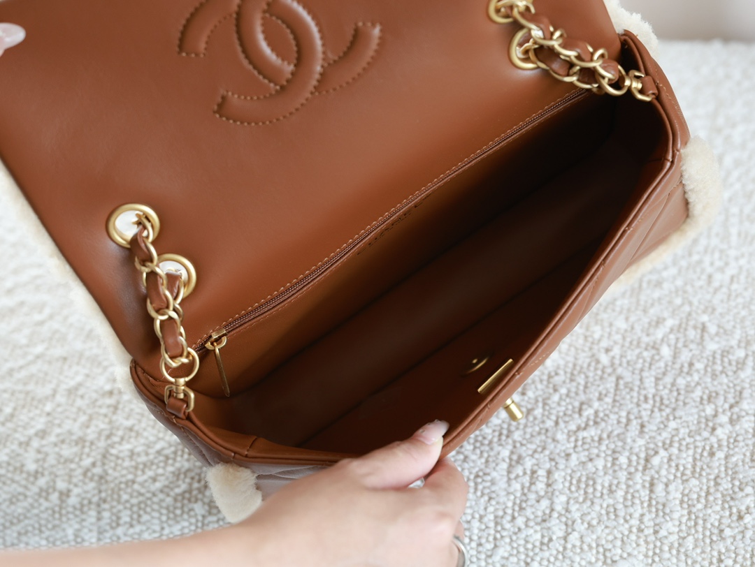 Chanel Luxury Designer Handbag Shoulder Crossbody Bag crafted in premium 7