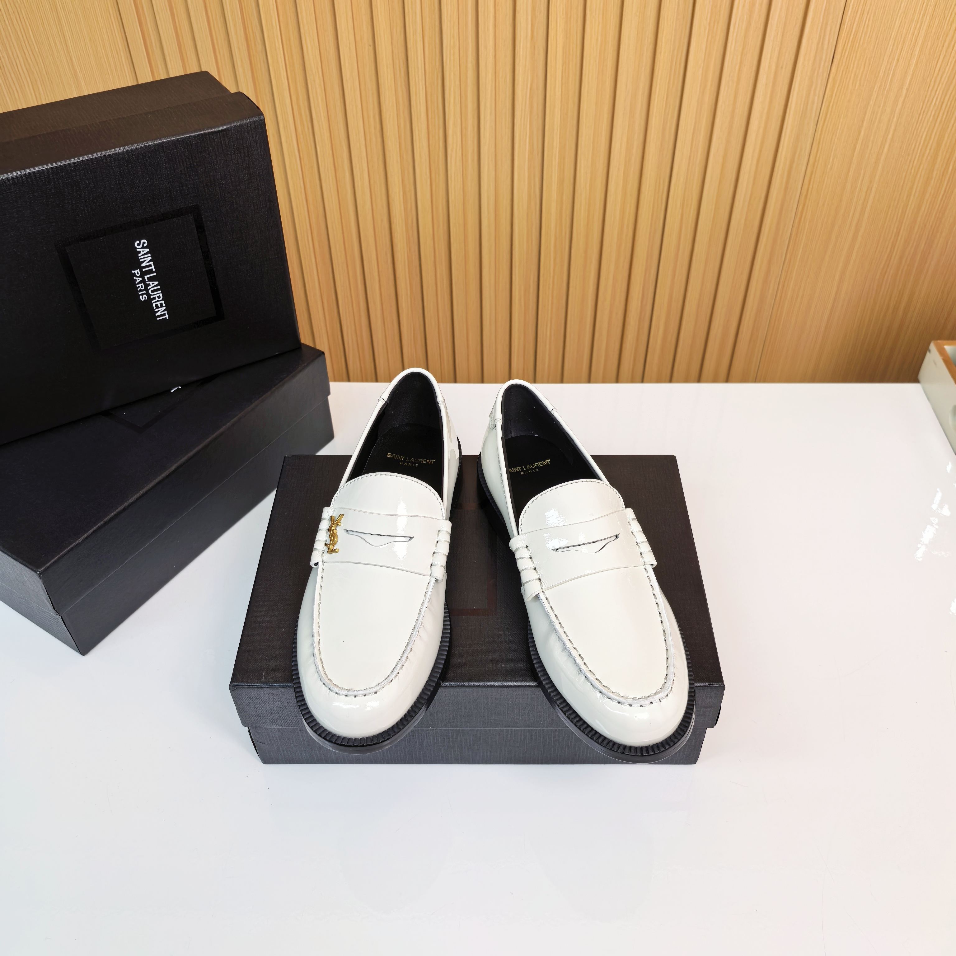 NO:263484,White patent leather loafers19860909白色漆皮,乐福鞋,loafers,Women's Shoes