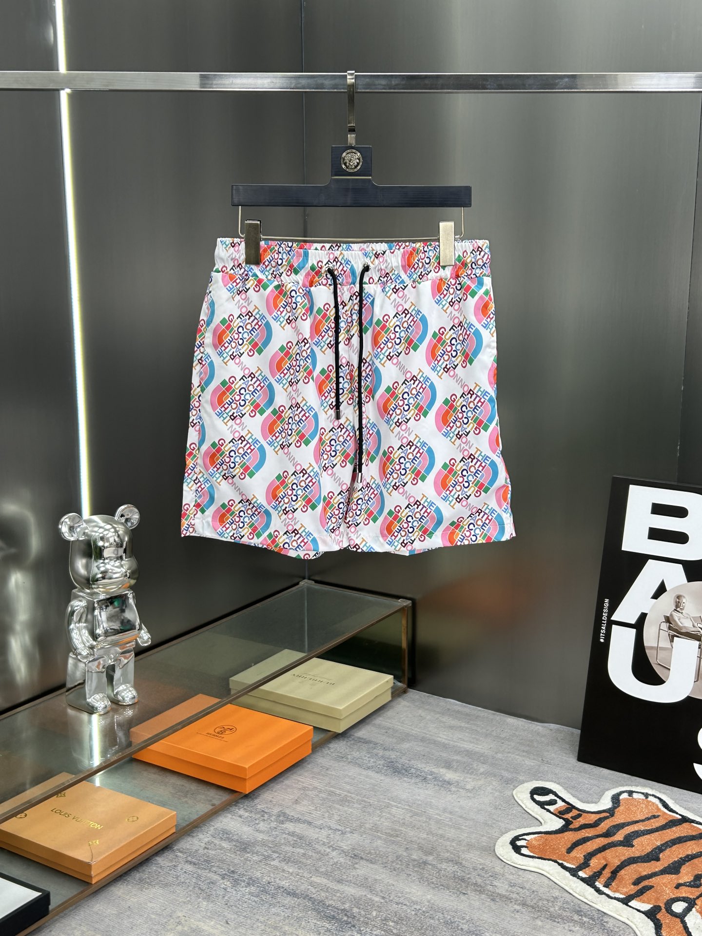 GUCCI 2025 primavera-verano nuevo estilo pantalones de playa, shorts de cinco puntos. Sincronizado con la web oficial, …
