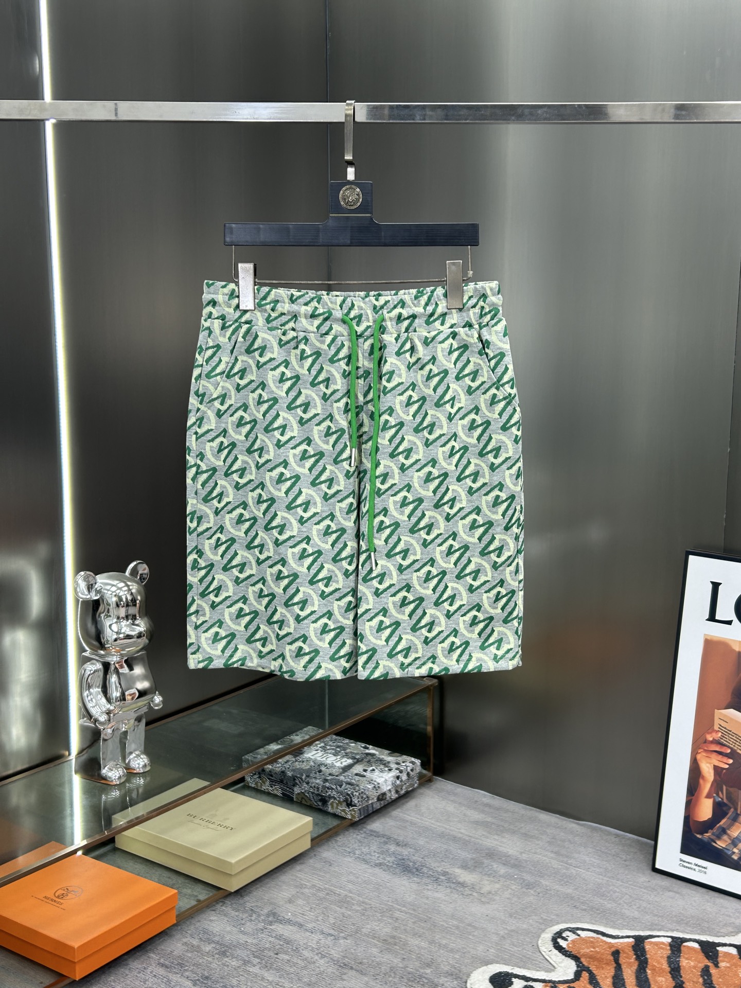 2025 Spring and Summer Flower Knitting Shorts with Gold Details in M-3XL Sizes - 图片 1