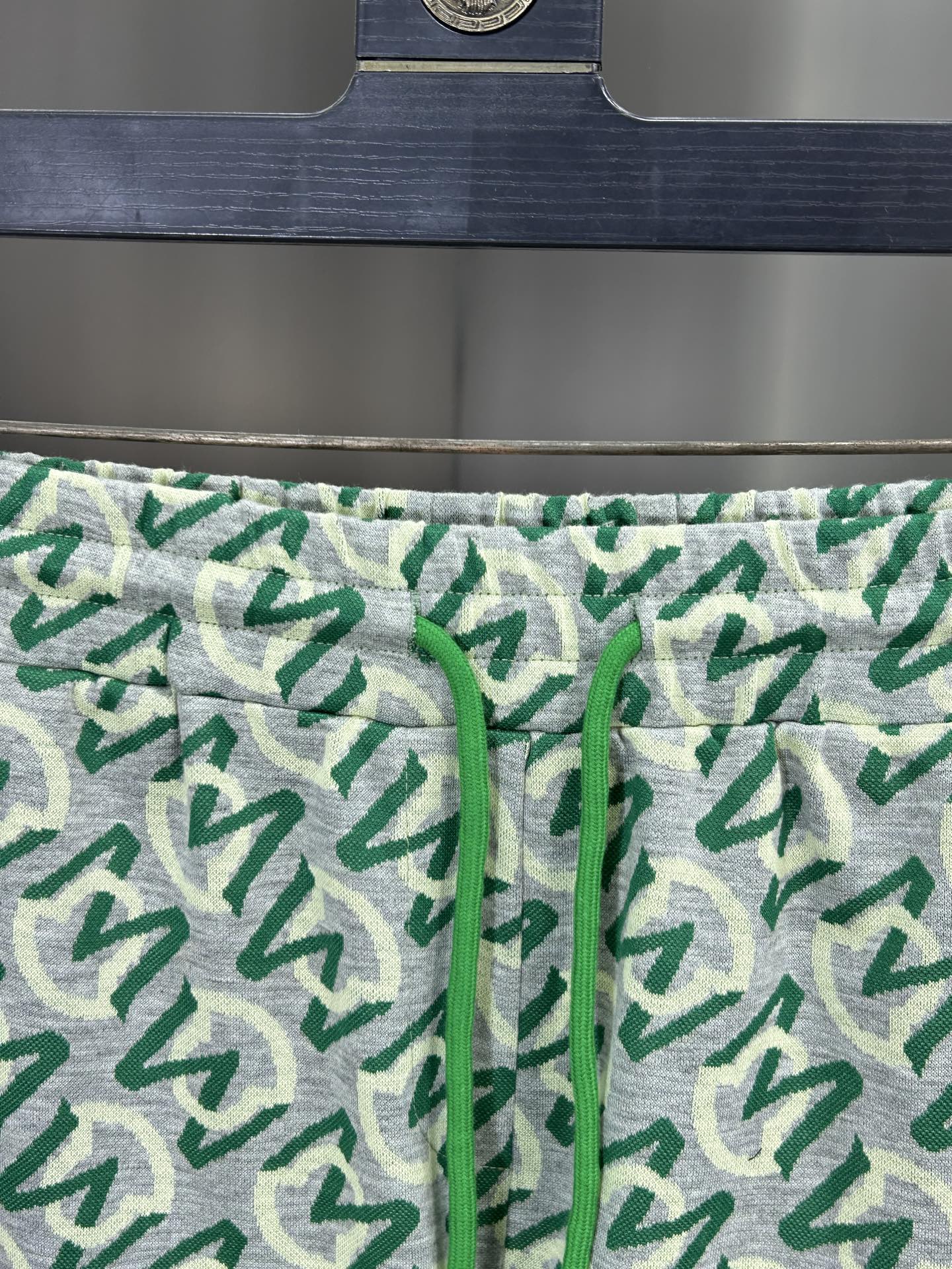 2025 Spring and Summer Flower Knitting Shorts with Gold Details in M-3XL Sizes - 图片 6