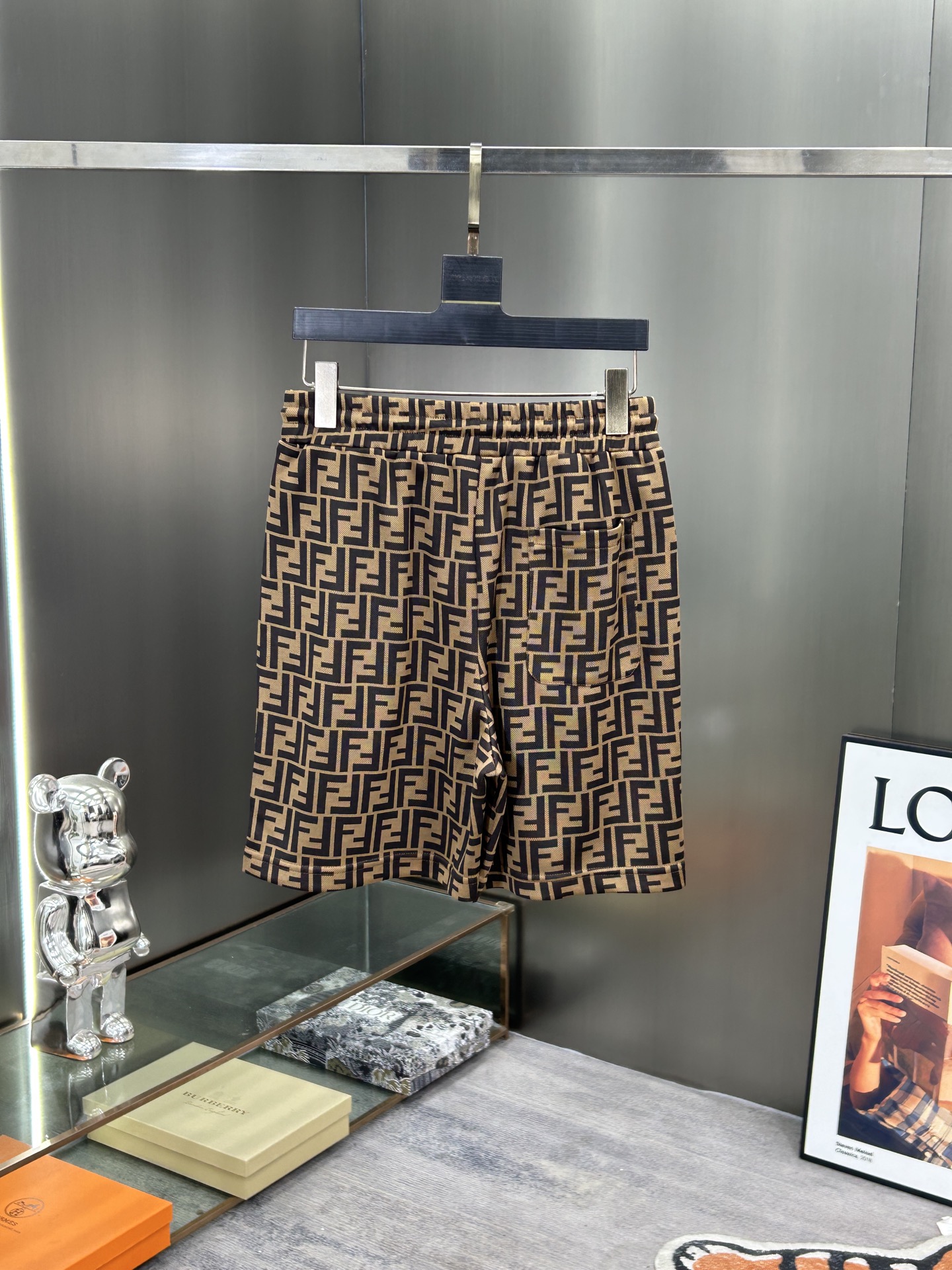 FENDI F2025 Spring/Summer Knitting Shorts with Gold Ropes, Stylish and Comfy (20 words) - 图片 2
