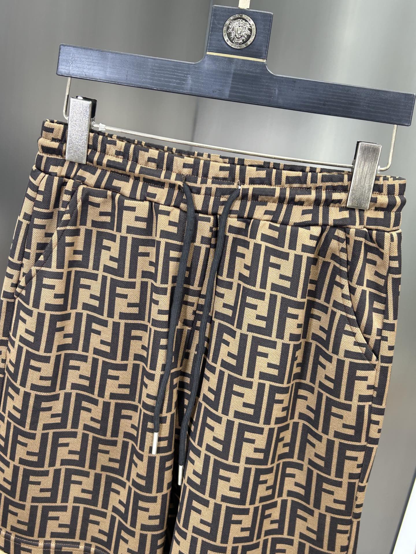 FENDI F2025 Spring/Summer Knitting Shorts with Gold Ropes, Stylish and Comfy (20 words) - 图片 7