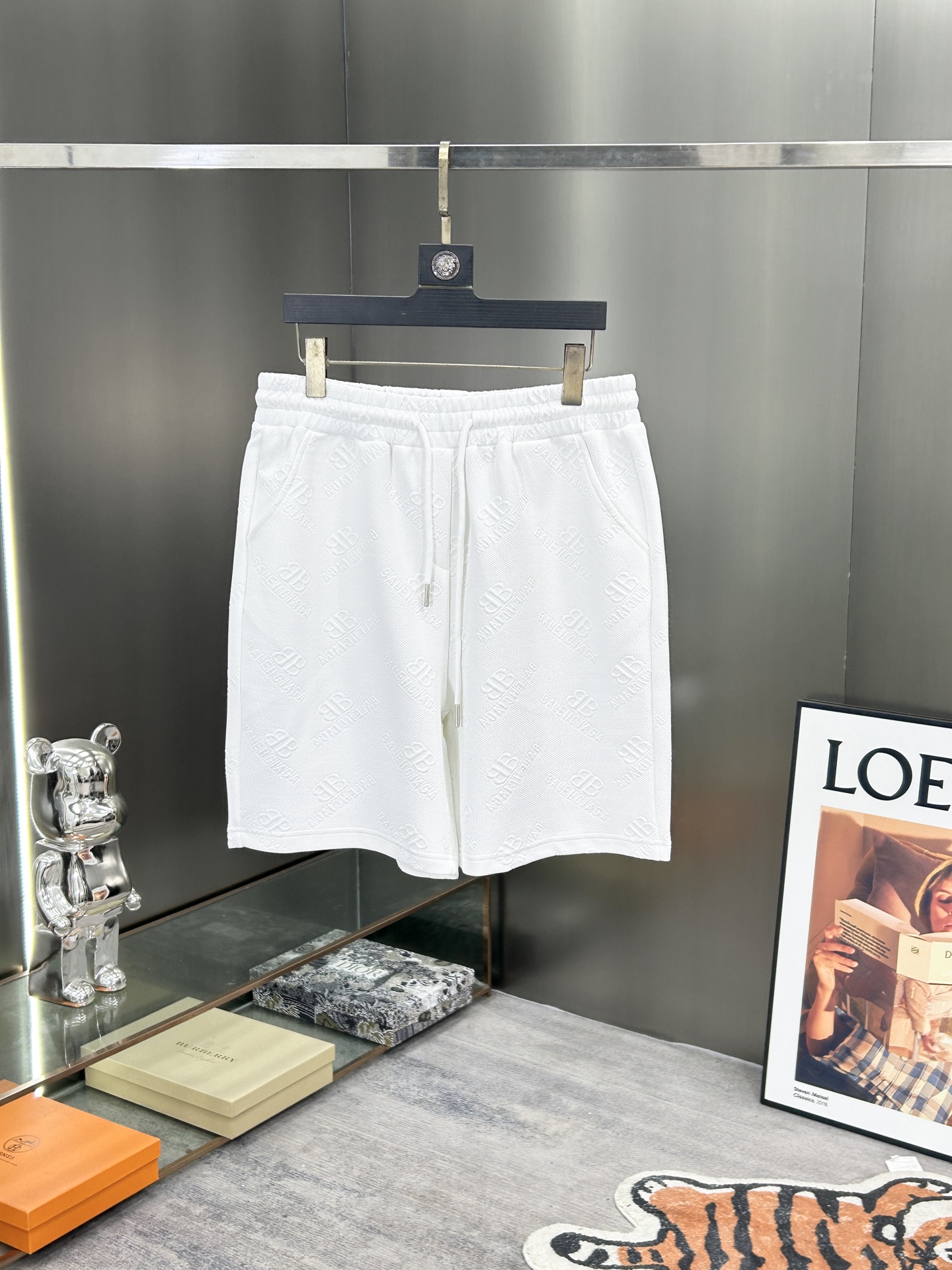 2025 Paris Family Bouquet Shorts: High-Density, Stylish, and Cosmopolitan with a Gold Touch - 图片 1