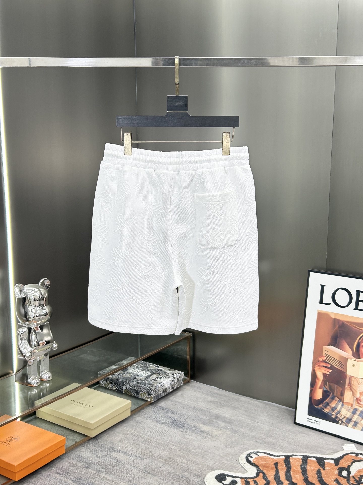 2025 Paris Family Bouquet Shorts: High-Density, Stylish, and Cosmopolitan with a Gold Touch - 图片 2