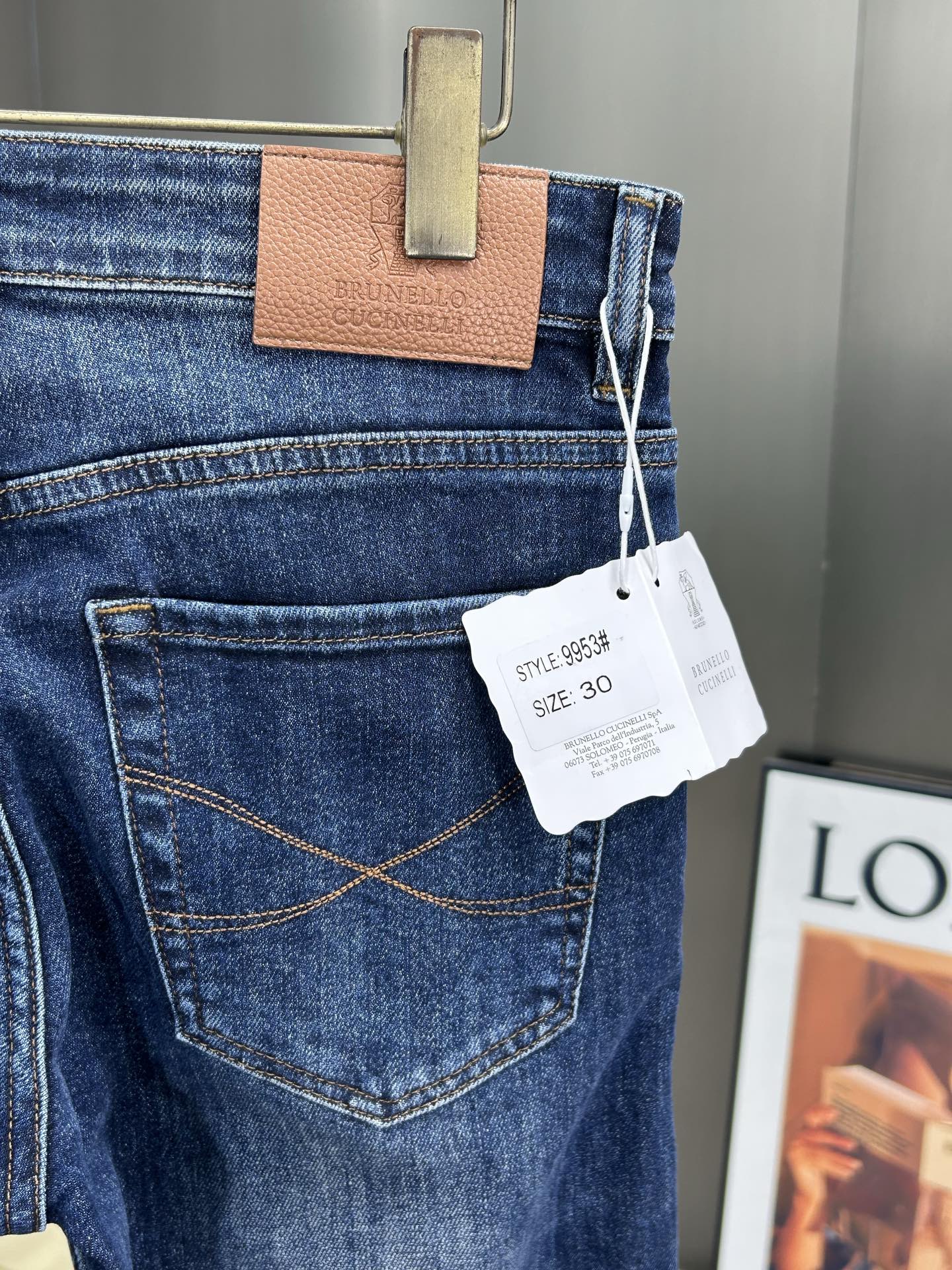  BC 25新款牛仔裤休闲版 采用精选原版面料，穿着柔软服适绣气，具有独特弹力纤维不易变形而又耐磨，上身