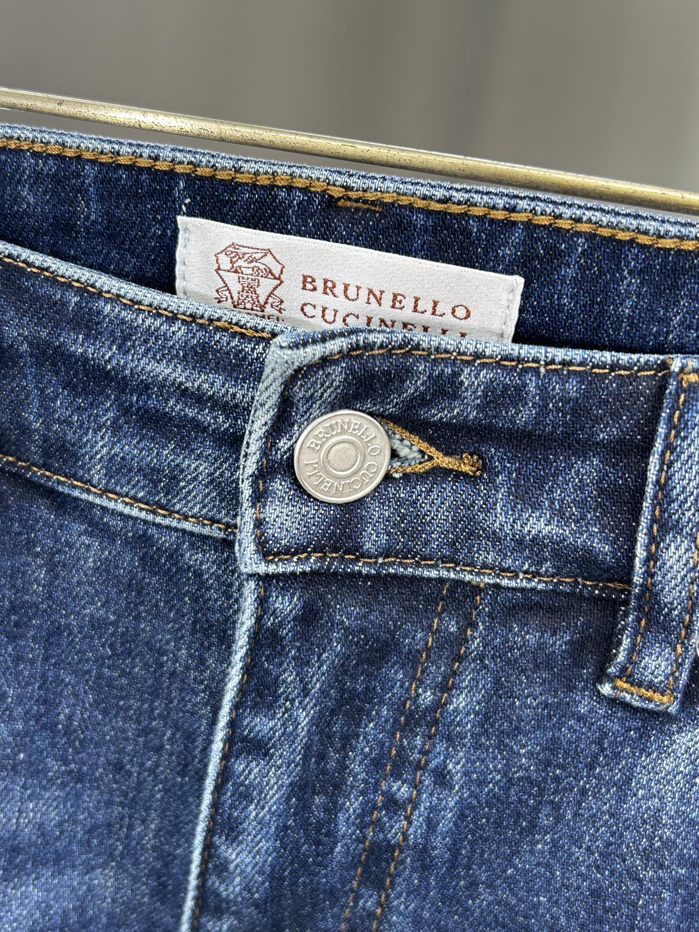  BC 25新款牛仔裤休闲版 采用精选原版面料，穿着柔软服适绣气，具有独特弹力纤维不易变形而又耐磨，上身