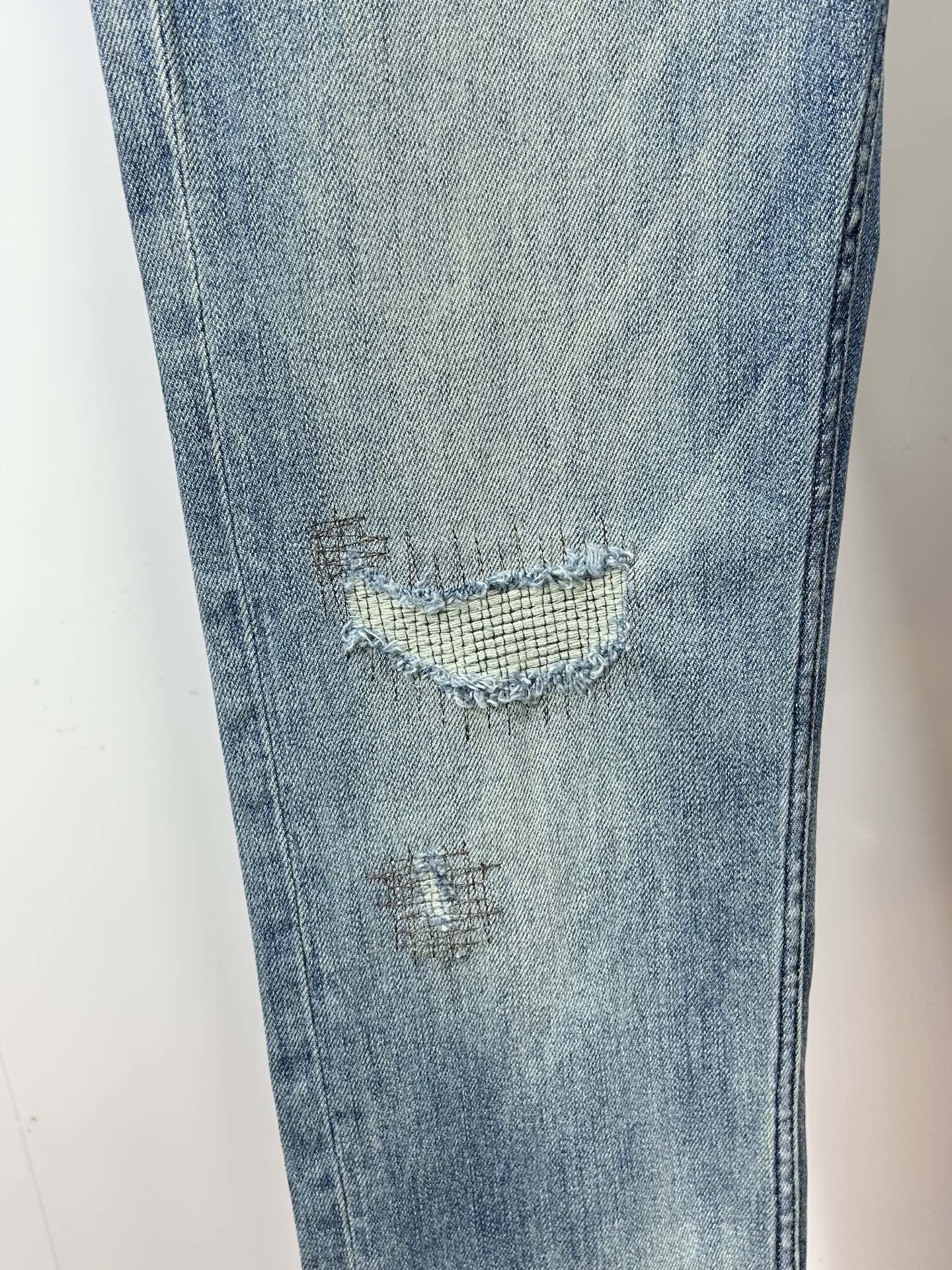  DG 25新款牛仔裤休闲版 采用精选原版面料，穿着柔软服适绣气，具有独特弹力纤维不易变形而又耐磨，上身