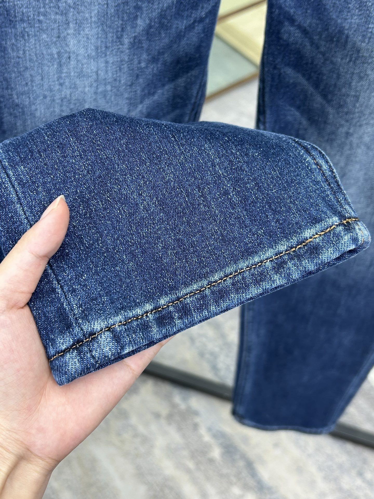  巴宝莉 25新款牛仔裤休闲版 采用精选原版面料，穿着柔软服适绣气，具有独特弹力纤维不易变形而又耐磨，上