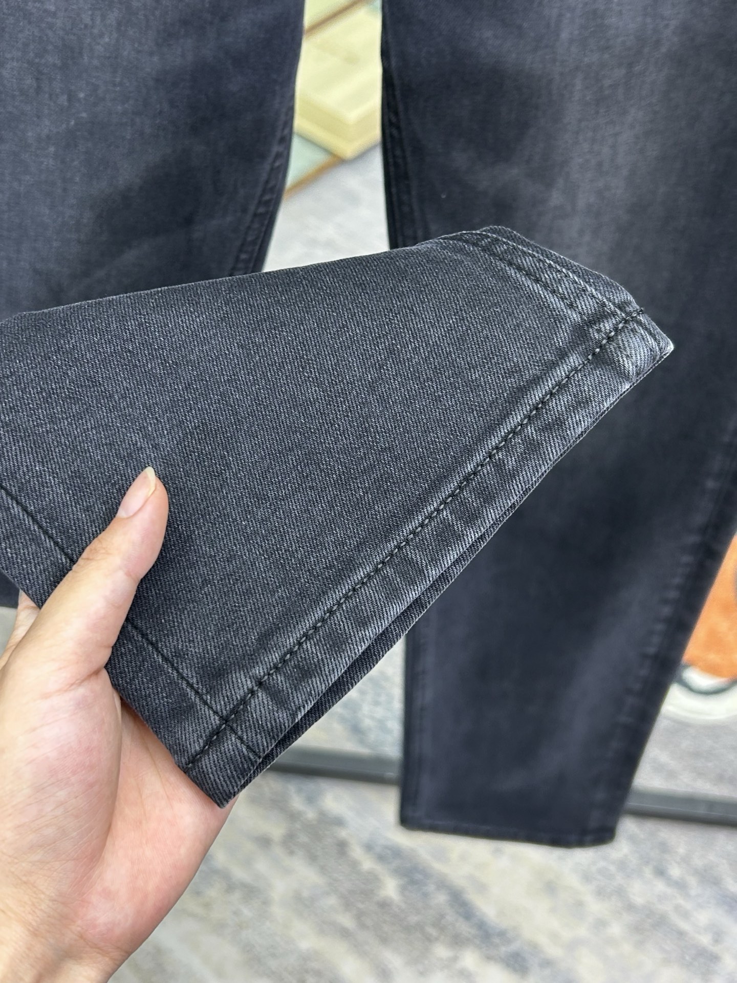  巴宝莉 25新款牛仔裤休闲版 采用精选原版面料，穿着柔软服适绣气，具有独特弹力纤维不易变形而又耐磨，上