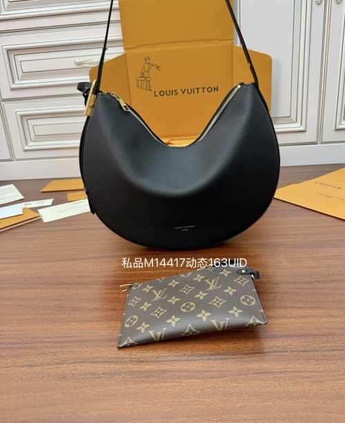 Louis Vuitton Black Leather Half Moon Bag with Pouch 32x26x5CM 1 Louis Vuitton Black Leather Half Moon Bag with Pouch 32x26x5CM