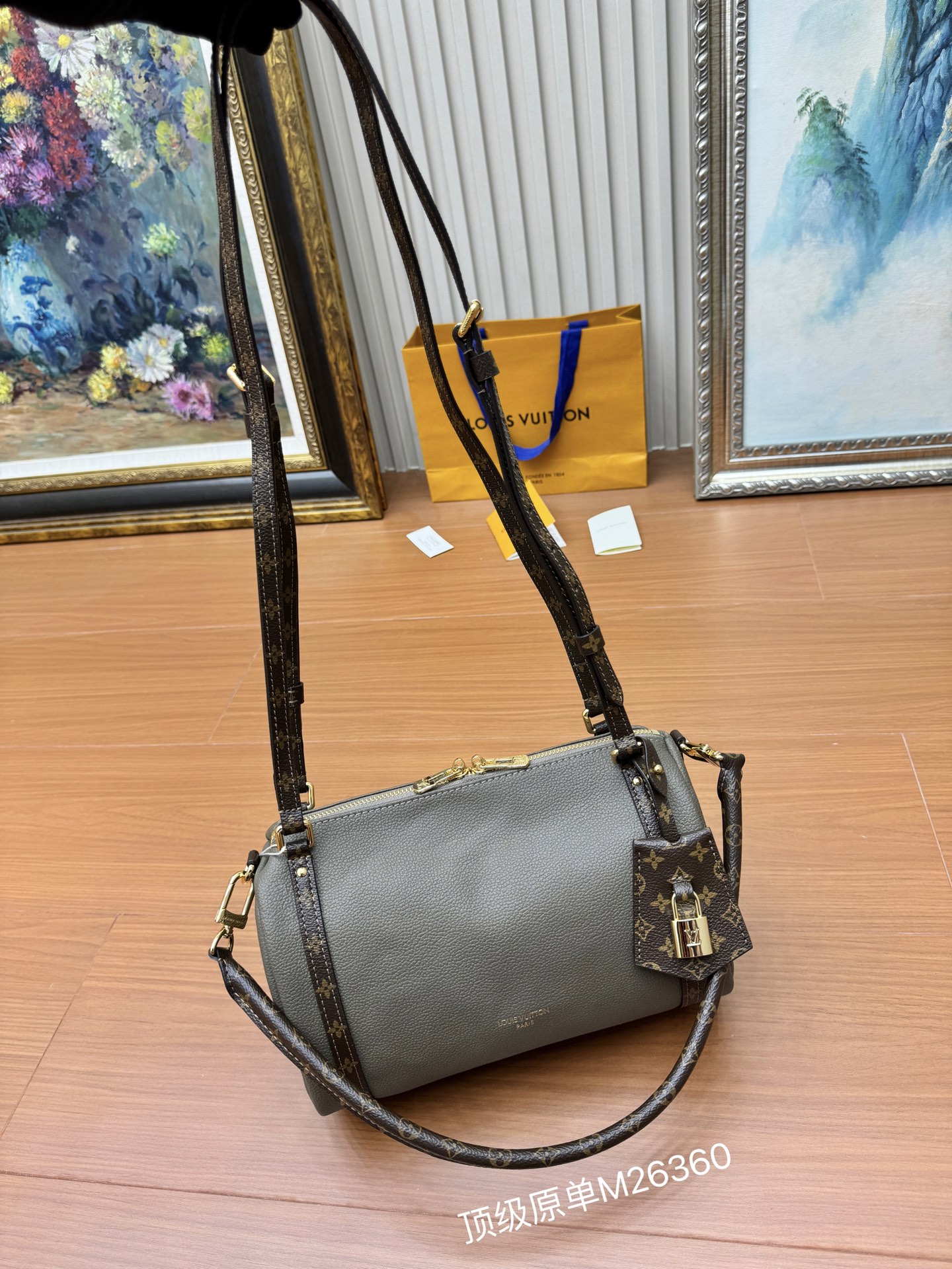 Louis Vuitton Haute Couture Classic Luxury Handbag Shoulder Crossbody 2