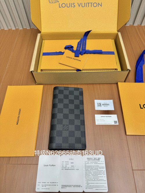 Louis Vuitton Damier Graphite Wallet M62665 - Black/Gray 1 Louis Vuitton Damier Graphite Wallet M62665 - Black/Gray
