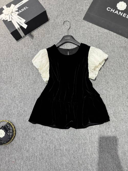 Elegant A-Line Velvet Top with Ruffle Sleeves | Chic & Comfortable 1 Elegant A-Line Velvet Top with Ruffle Sleeves | Chic & Comfortable
