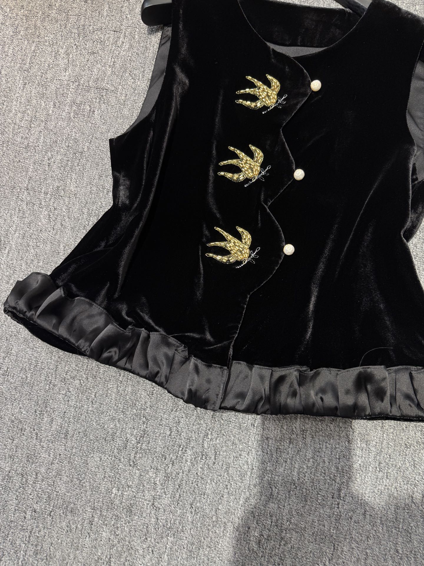 Elegant Velvet Vest with Pearl and Swallow Embroidery - Sophisticated Style 3 i1756974600818 9235 0 2