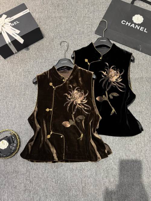 Elegant Velvet Vest with Embroidered Floral Design, Chinese Style Stand Collar 1 Elegant Velvet Vest with Embroidered Floral Design, Chinese Style Stand Collar