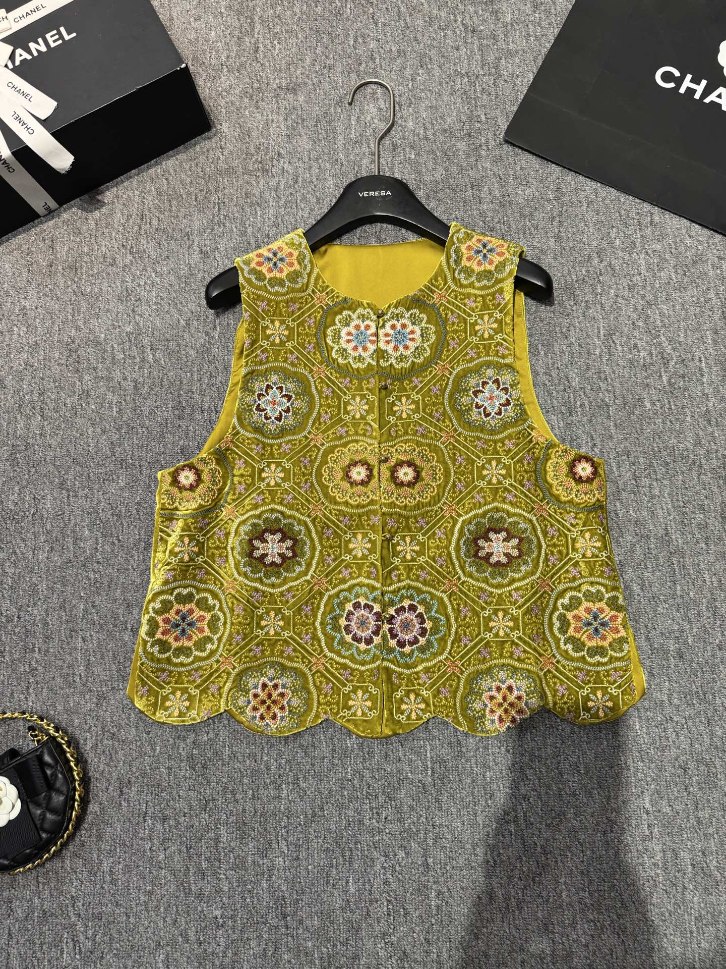 Elegant Silk Velvet Embroidered Vest - Chic Chinese Style, Versatile Top 9 i1757572391397 4801 0 8