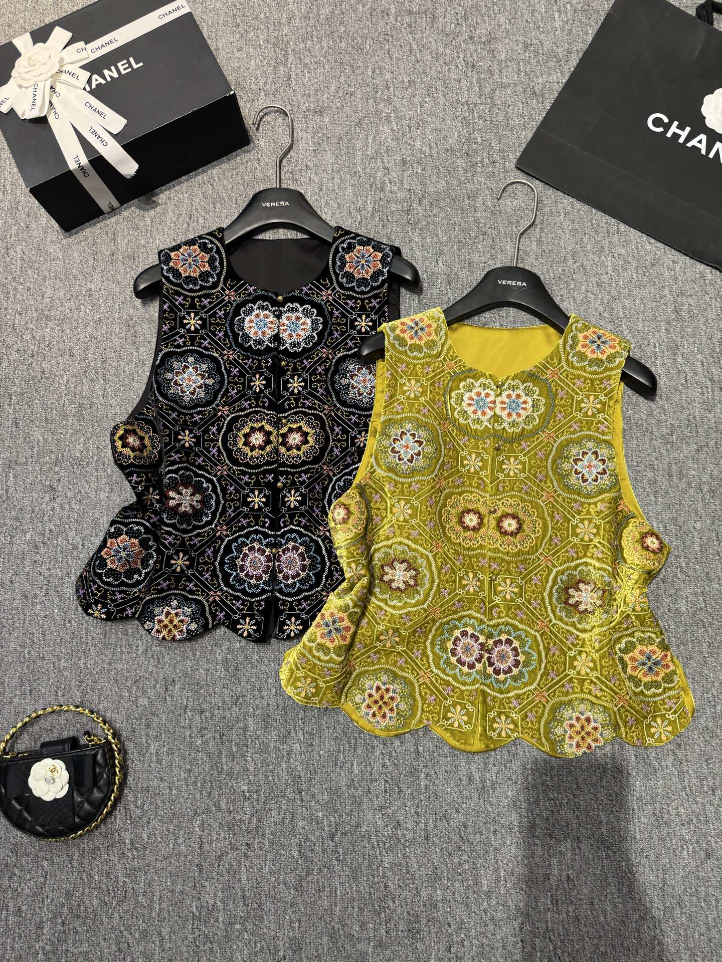 Elegant Silk Velvet Embroidered Vest - Chic Chinese Style, Versatile Top 2 i1757572391408 7783 0 0