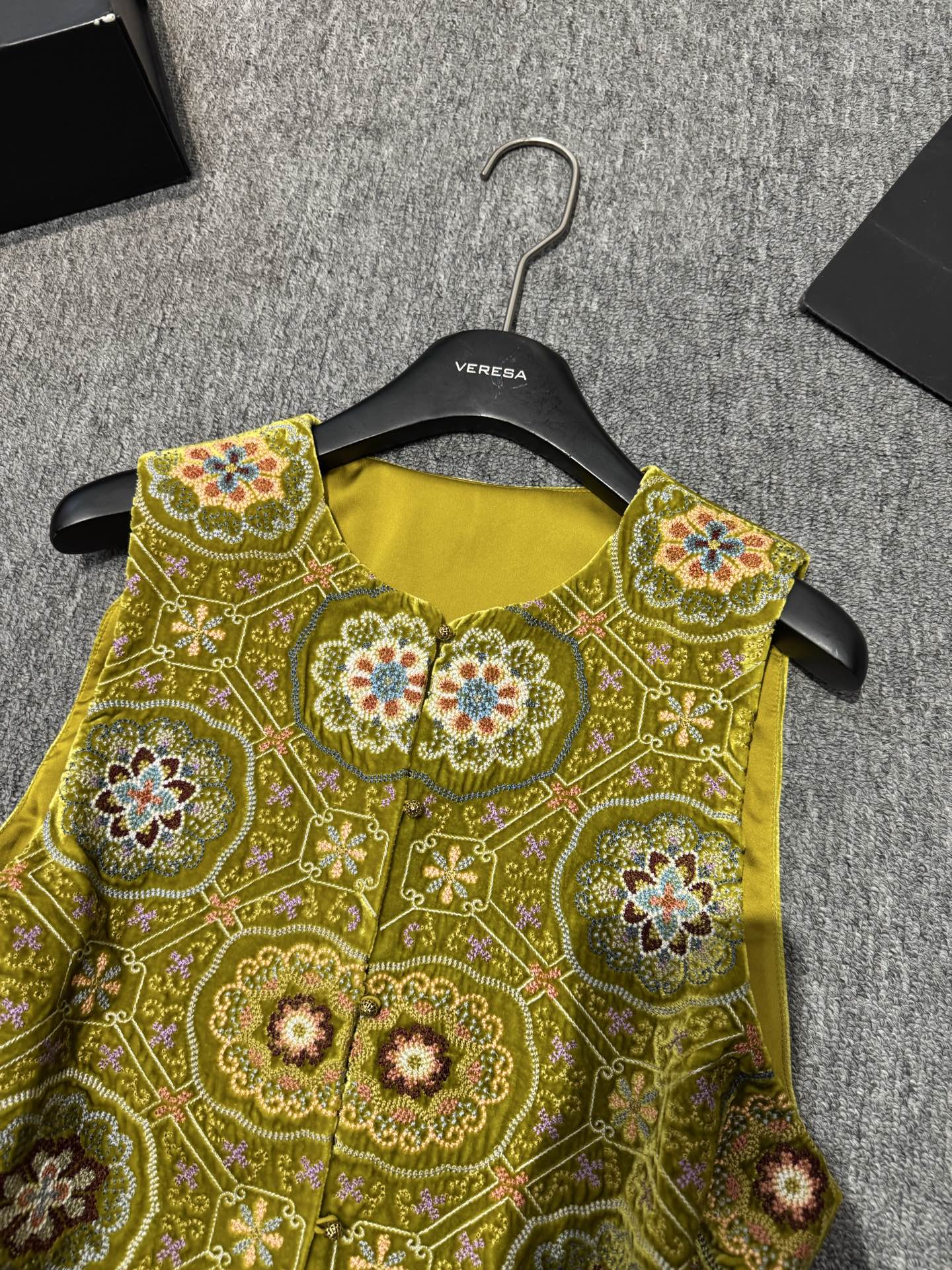 Elegant Silk Velvet Embroidered Vest - Chic Chinese Style, Versatile Top 3 i1757572393781 1526 0 2